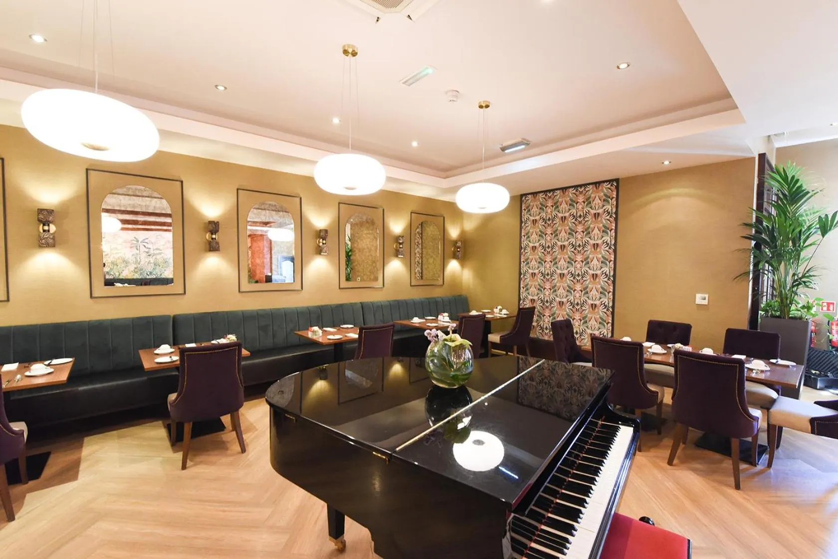 Restaurant/places to eat in The Kingsley Hotel