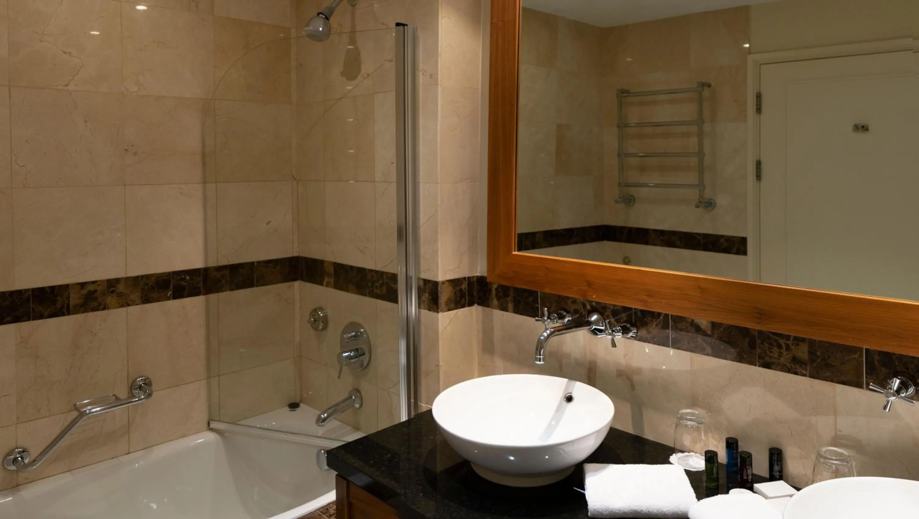 Bathroom in The Kingsley Hotel