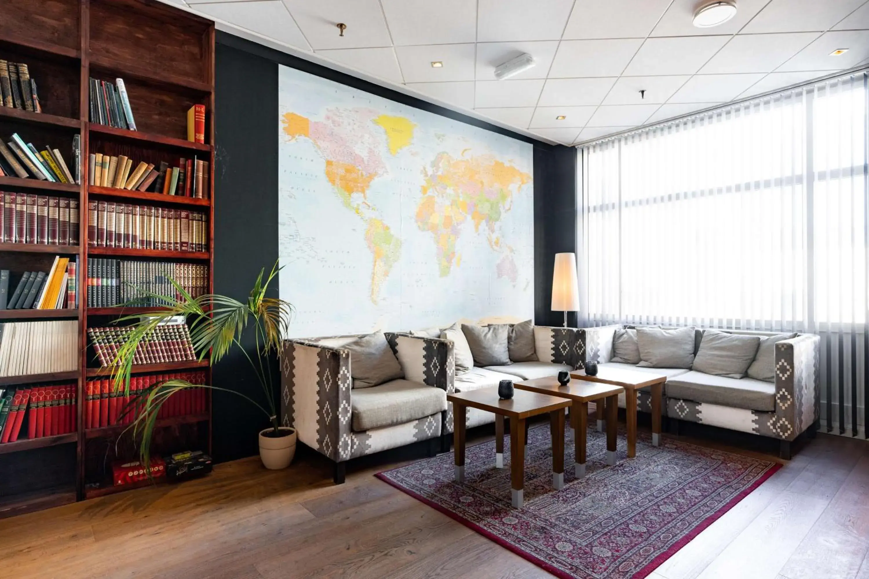 Lounge or bar in Scandic Hønefoss Lounge or bar in Scandic Hønefoss