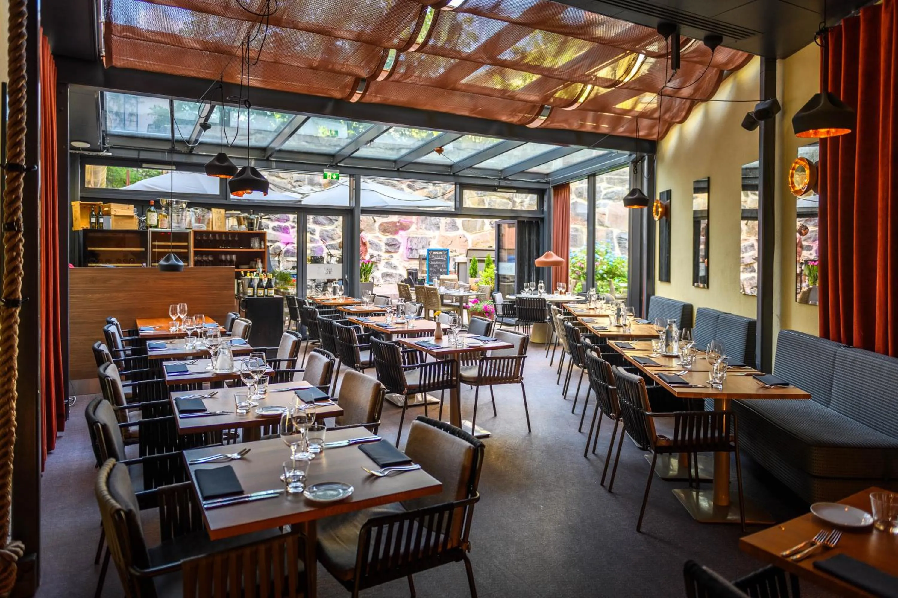 Restaurant/places to eat in Regatta Spa Hotel