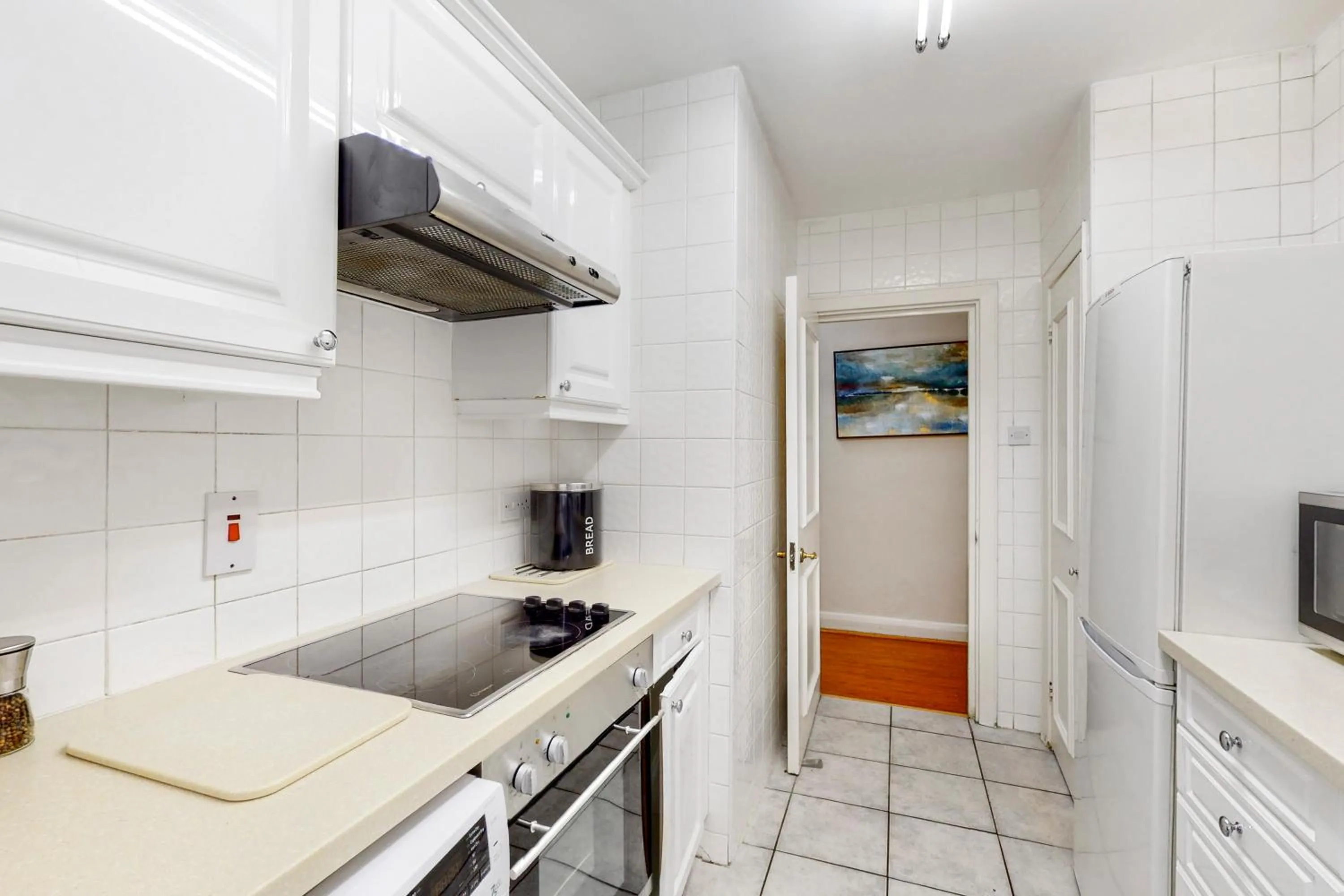 Kitchen or kitchenette in Park Lane Apartments/Shaw House