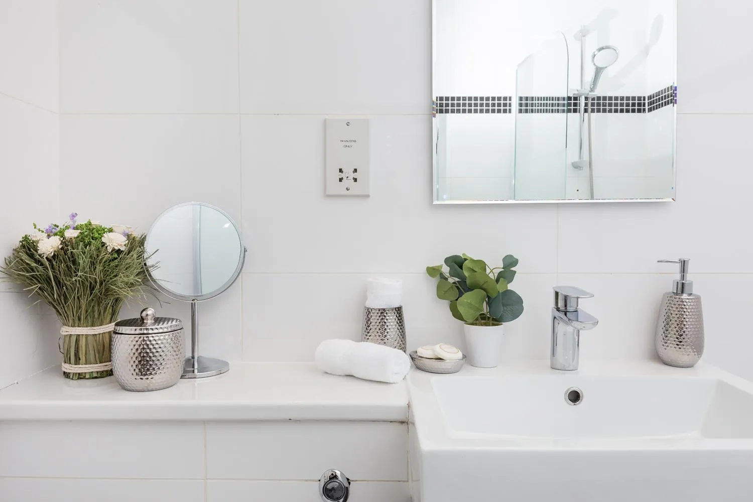 Bathroom in Park Lane Apartments/Shaw House