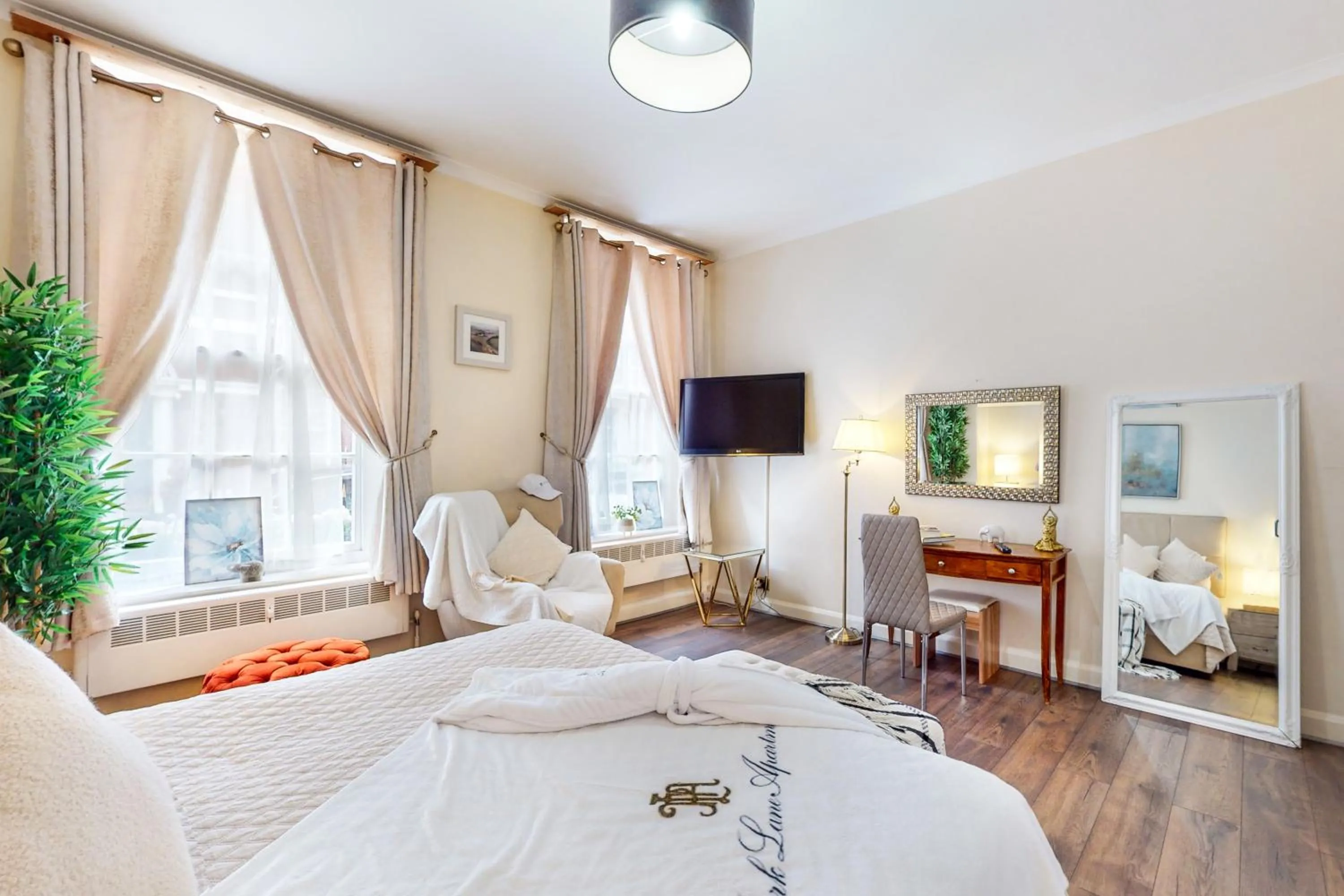 Bed in Park Lane Apartments/Shaw House