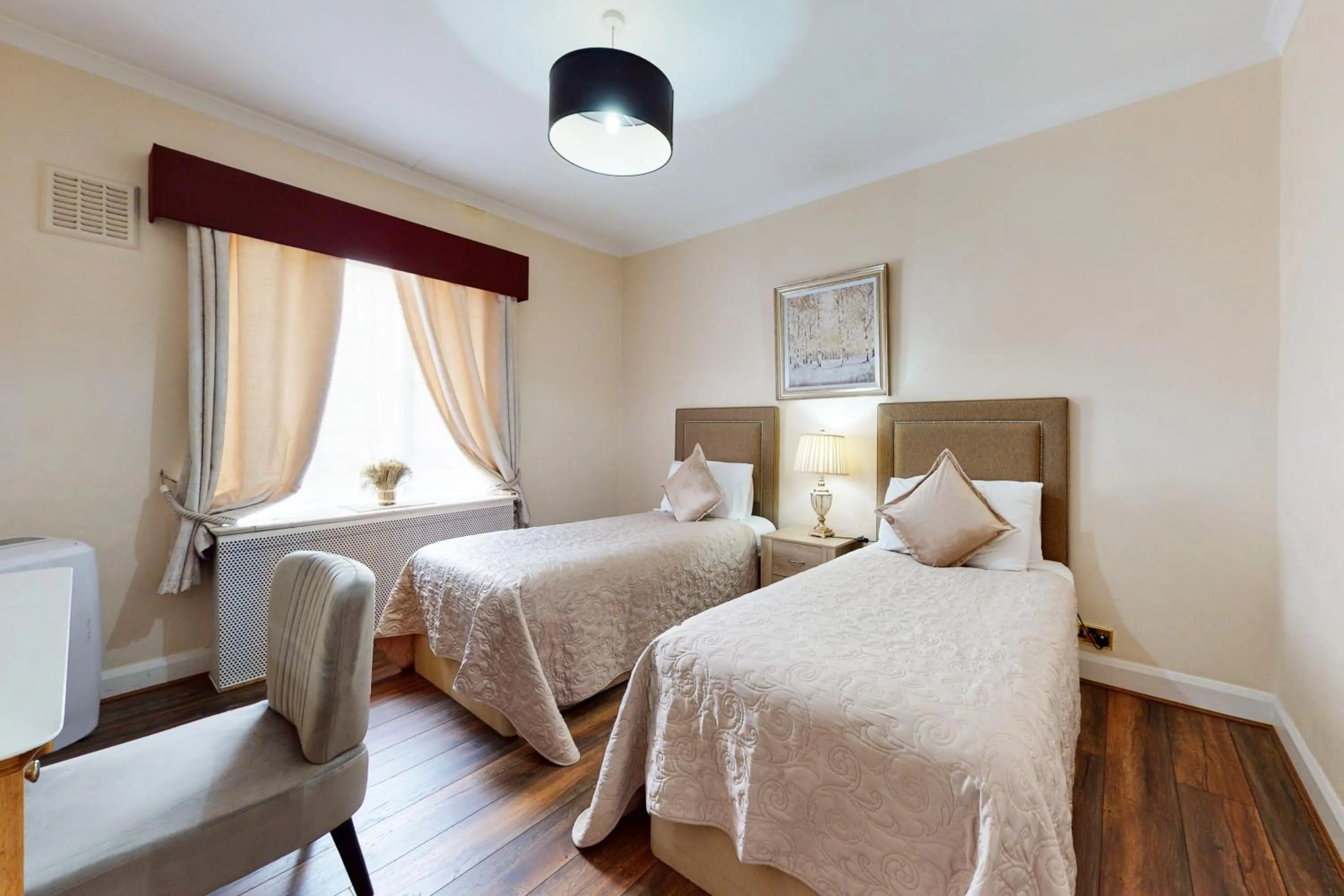 Bed in Park Lane Apartments/Shaw House