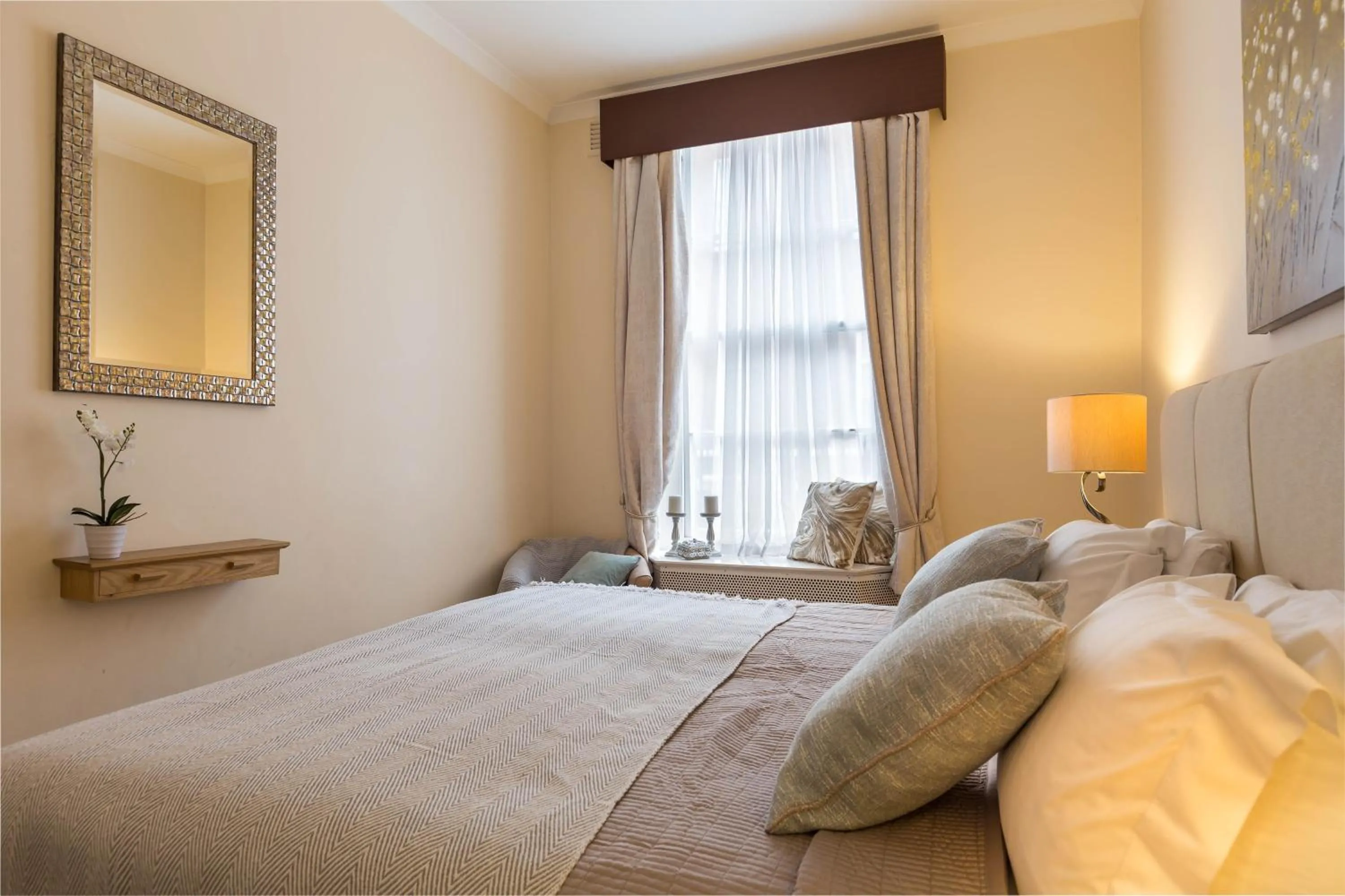 Bed in Park Lane Apartments/Shaw House