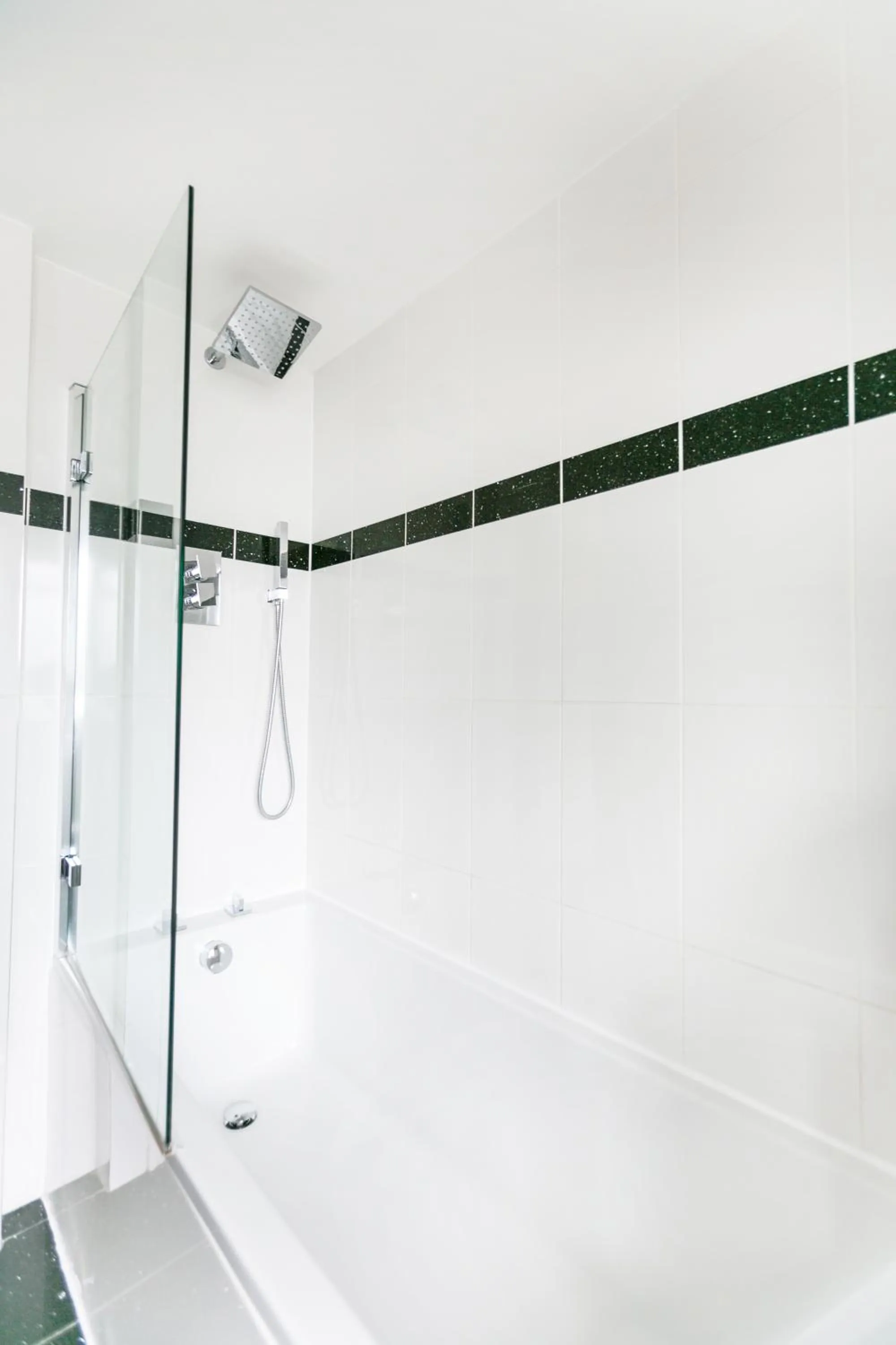 Bathroom in Park Lane Apartments/Shaw House
