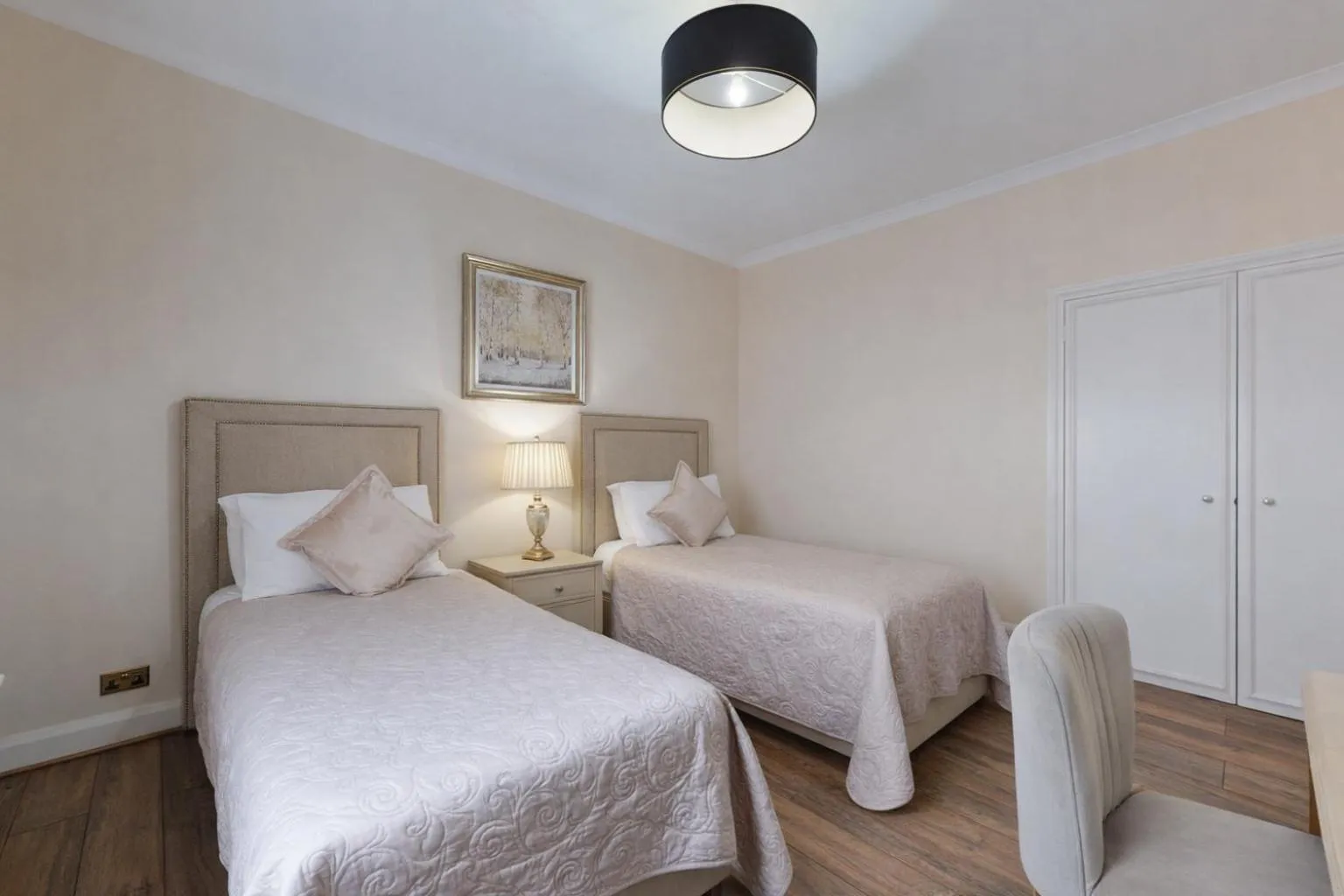 Bed in Park Lane Apartments/Shaw House