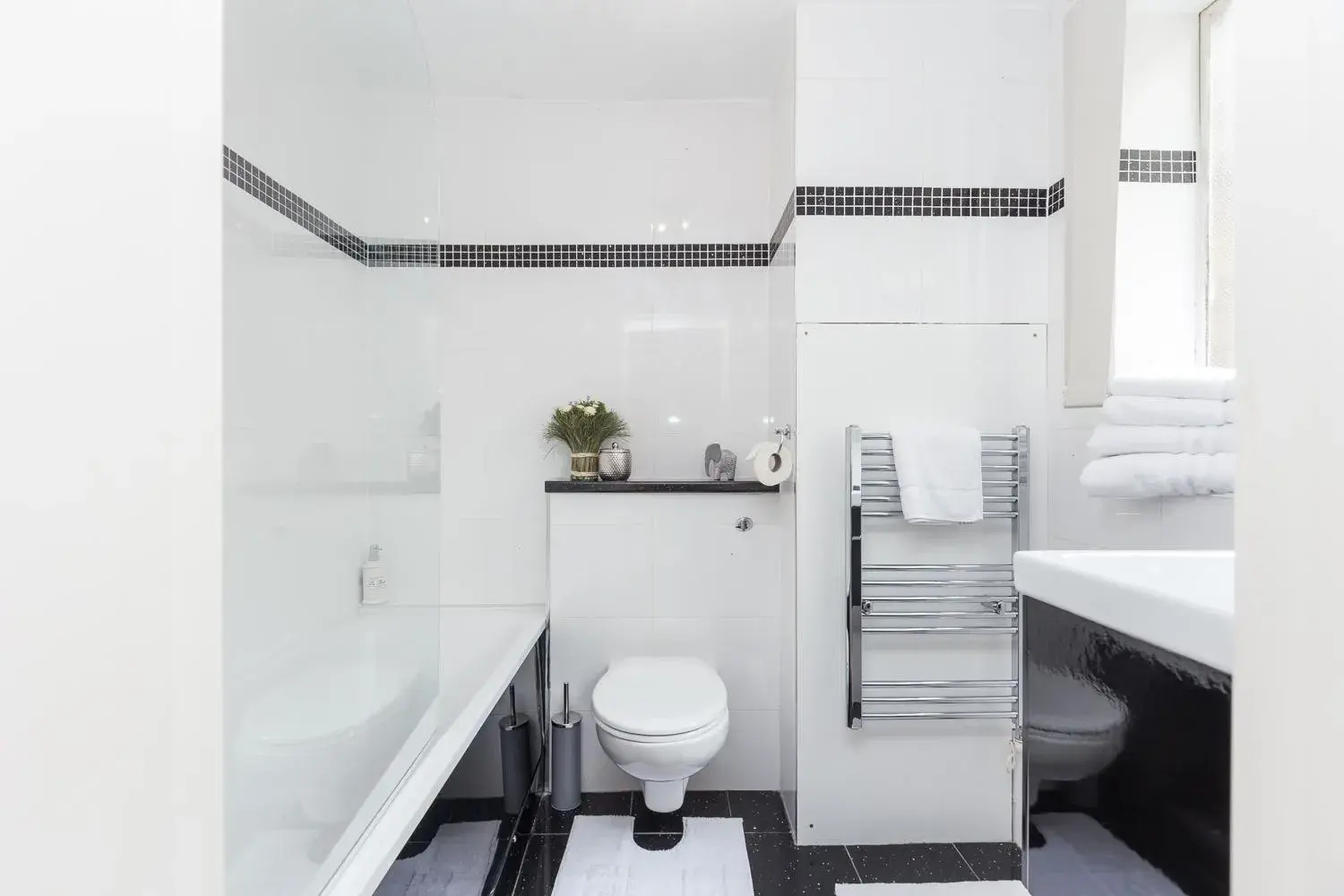 Toilet in Park Lane Apartments/Shaw House Toilet in Park Lane Apartments/Shaw House