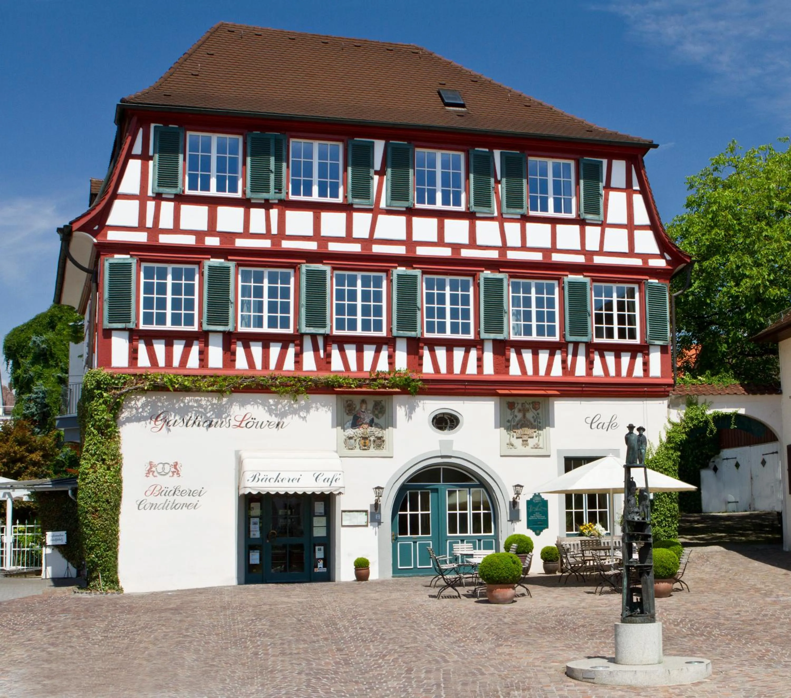 Facade/entrance in Hotel Der Löwen