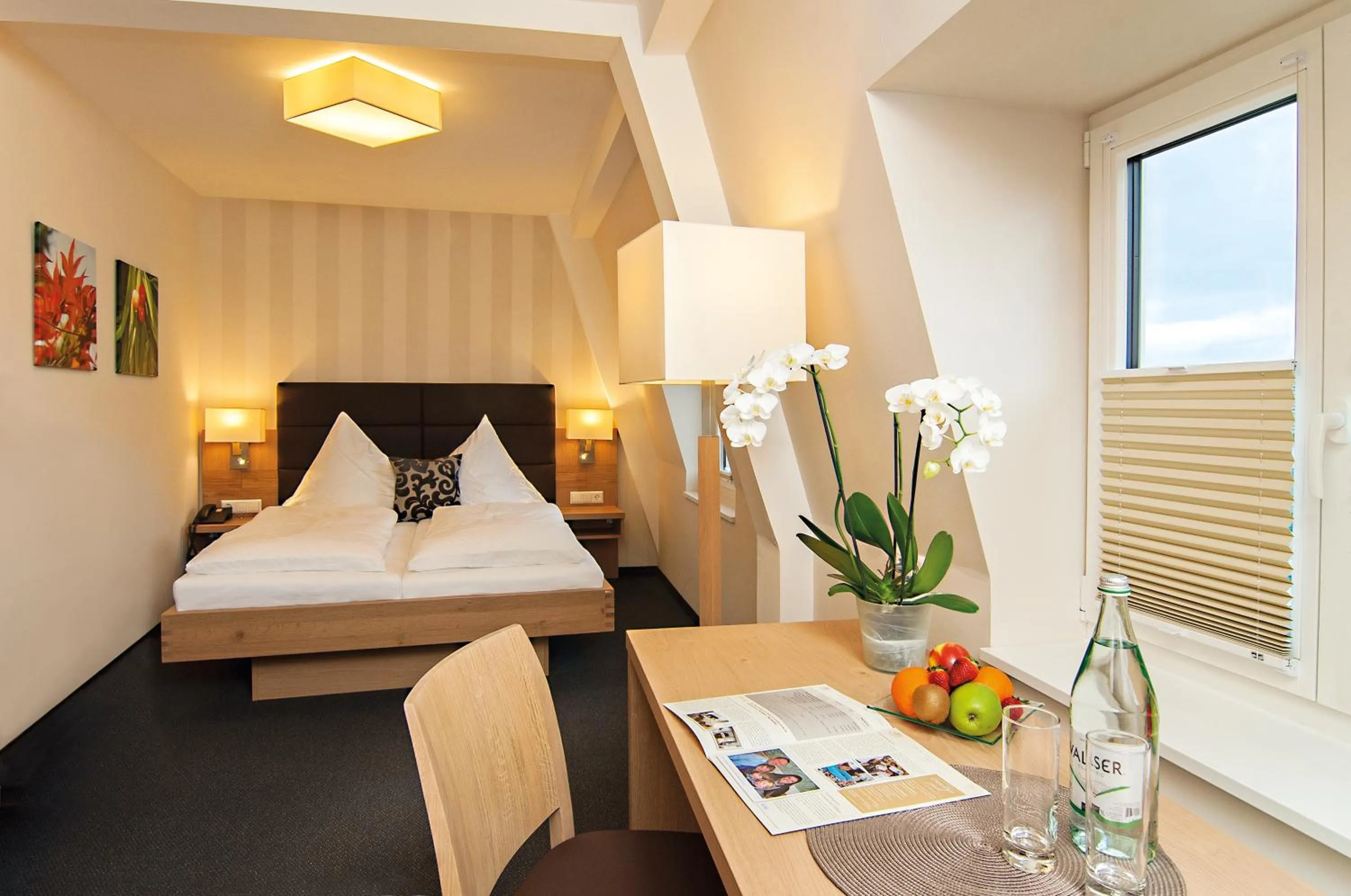 Photo of the whole room, Bed in Hotel Der Löwen