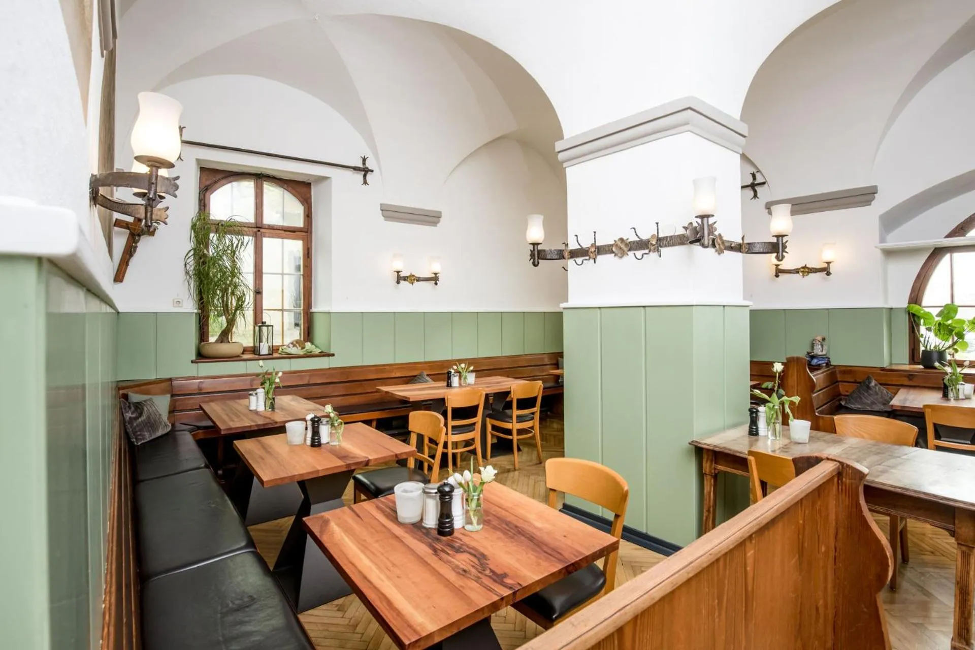 Restaurant/places to eat in Hotel Der Löwen