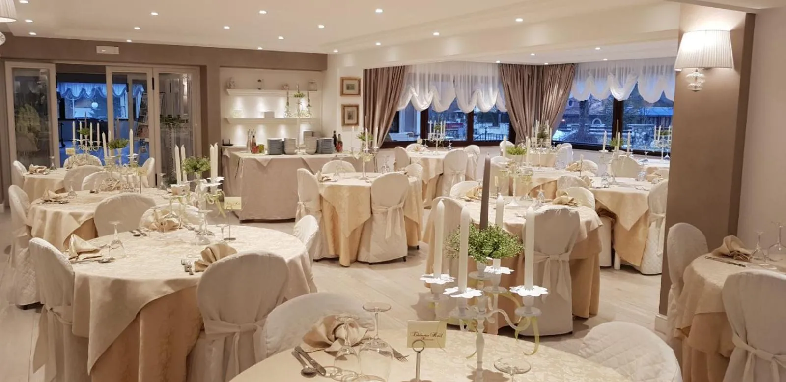 Restaurant/places to eat in Hotel Edelweiss