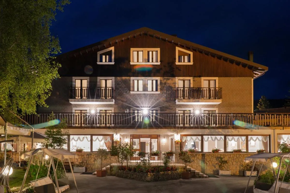 Summer in Hotel Edelweiss