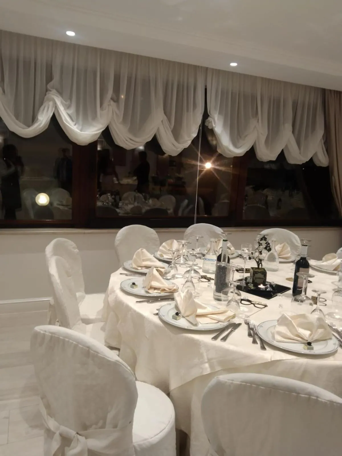 Restaurant/places to eat in Hotel Edelweiss