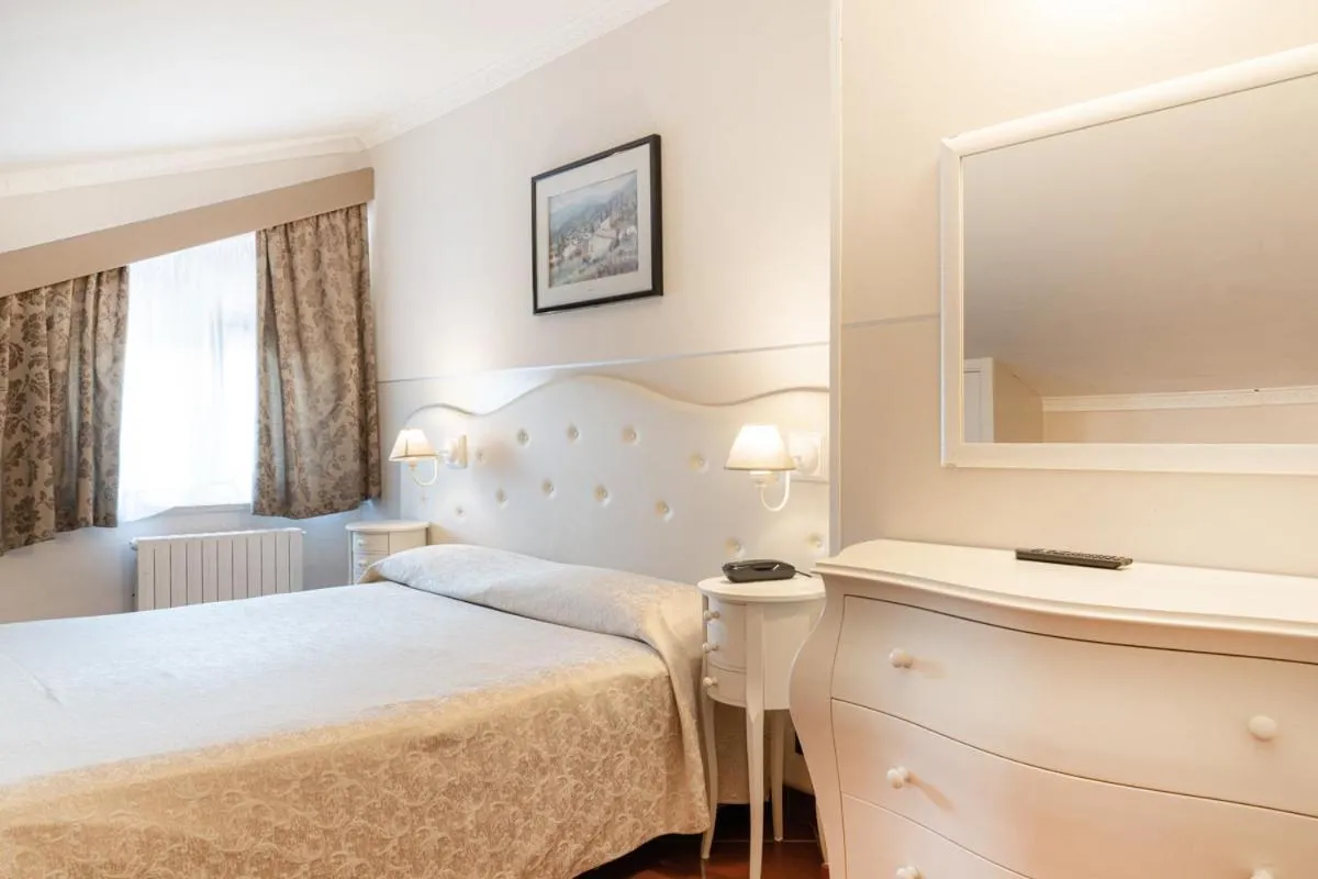 Bed in Hotel Edelweiss