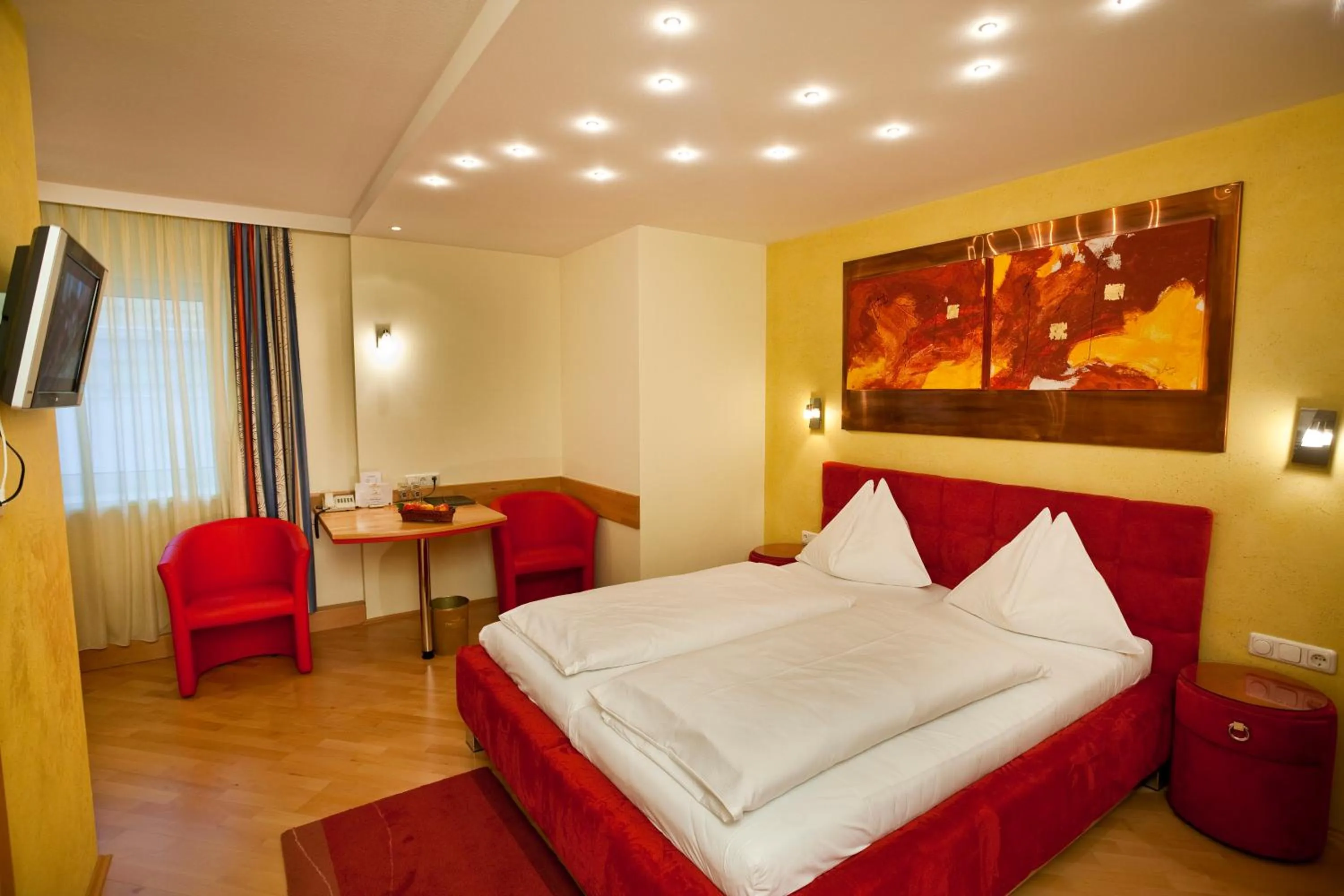 Bedroom, Bed in Der Thaller - Wirtshaus - Restaurant - Hotel