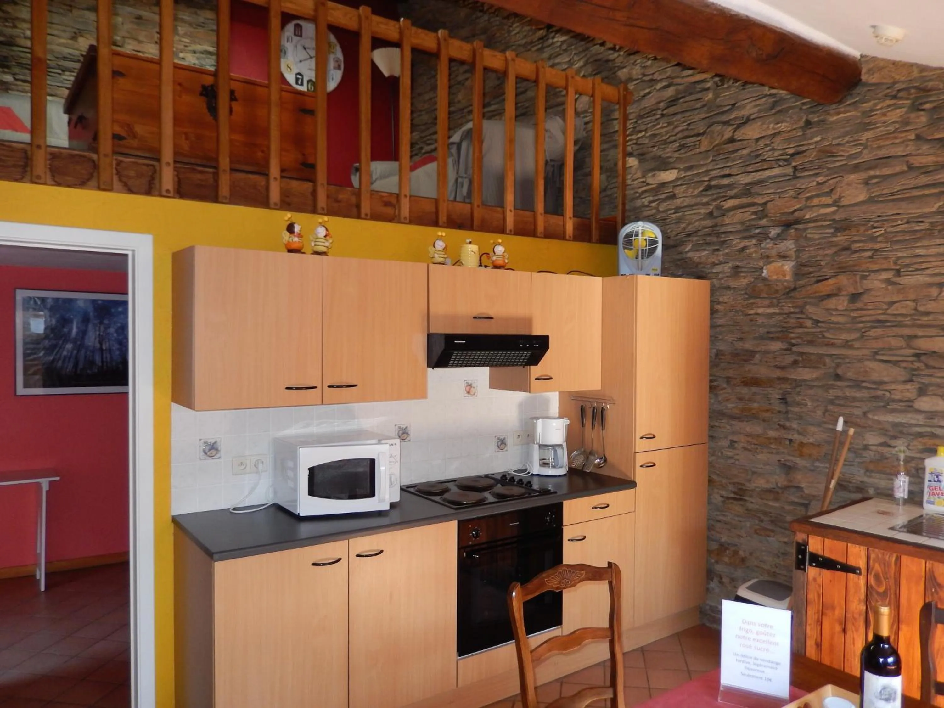 Kitchen or kitchenette in B&B Le 'Ti 'Bou de Refuge