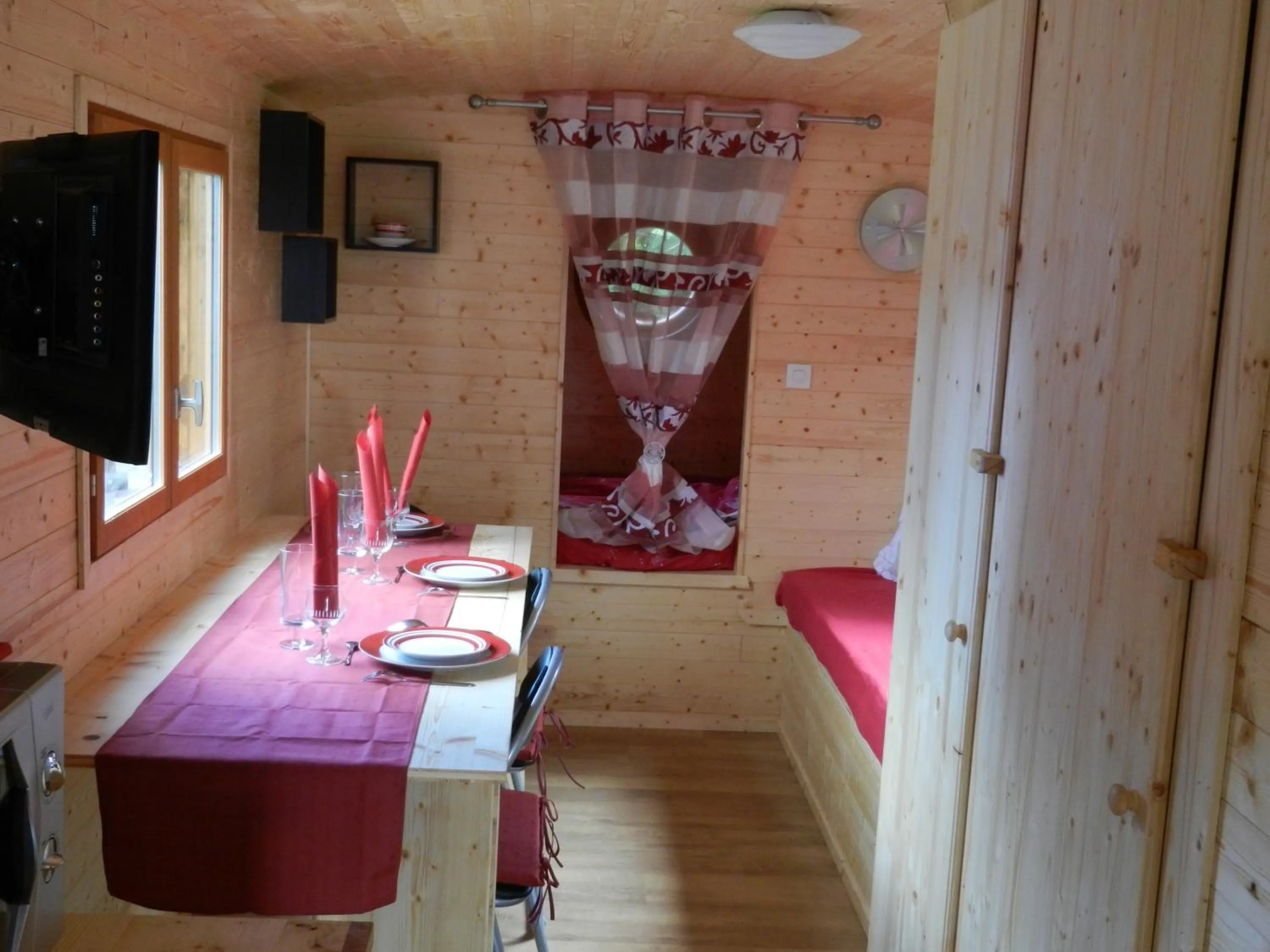 Dining area in B&B Le 'Ti 'Bou de Refuge