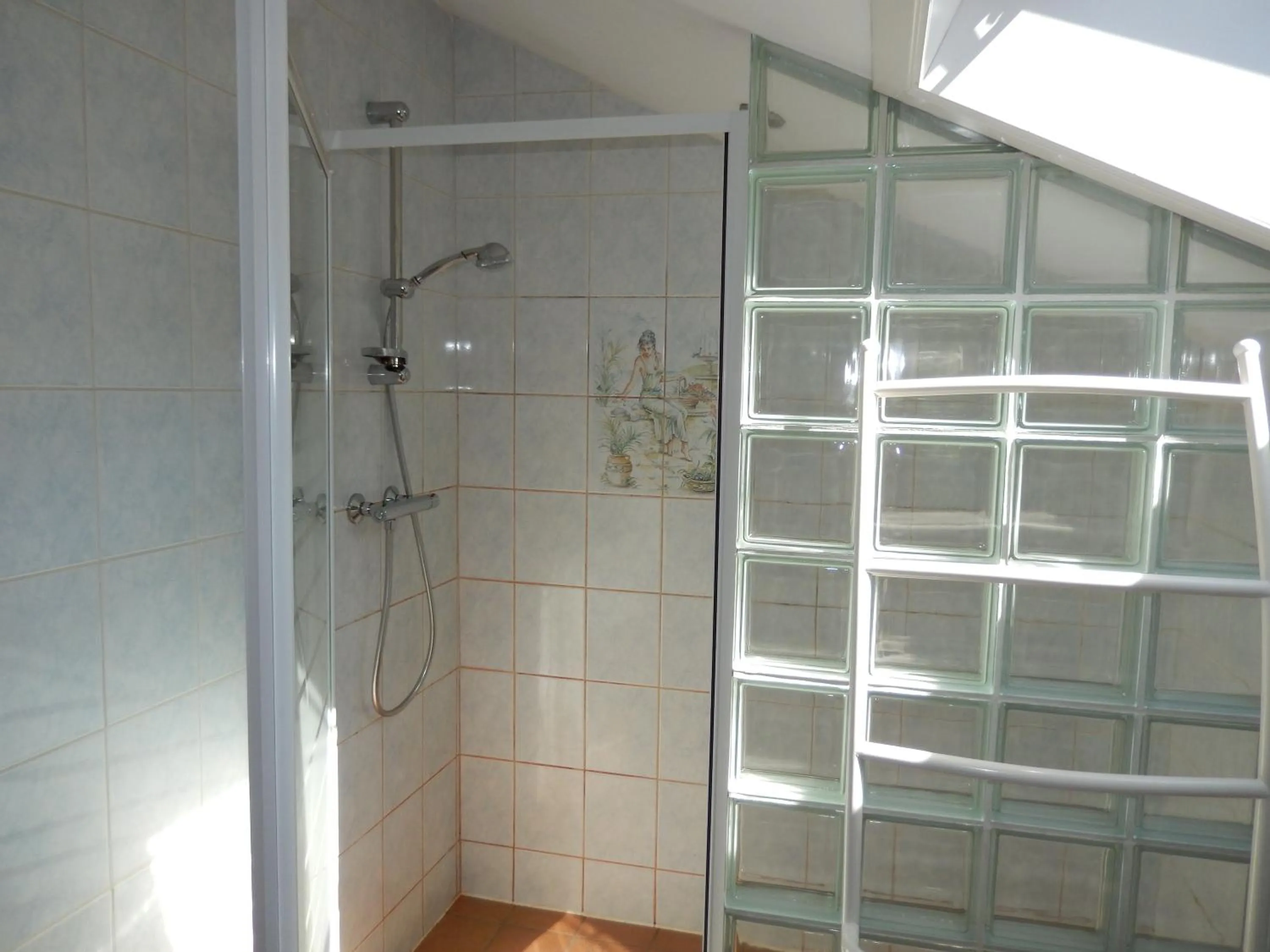 Shower in B&B Le 'Ti 'Bou de Refuge