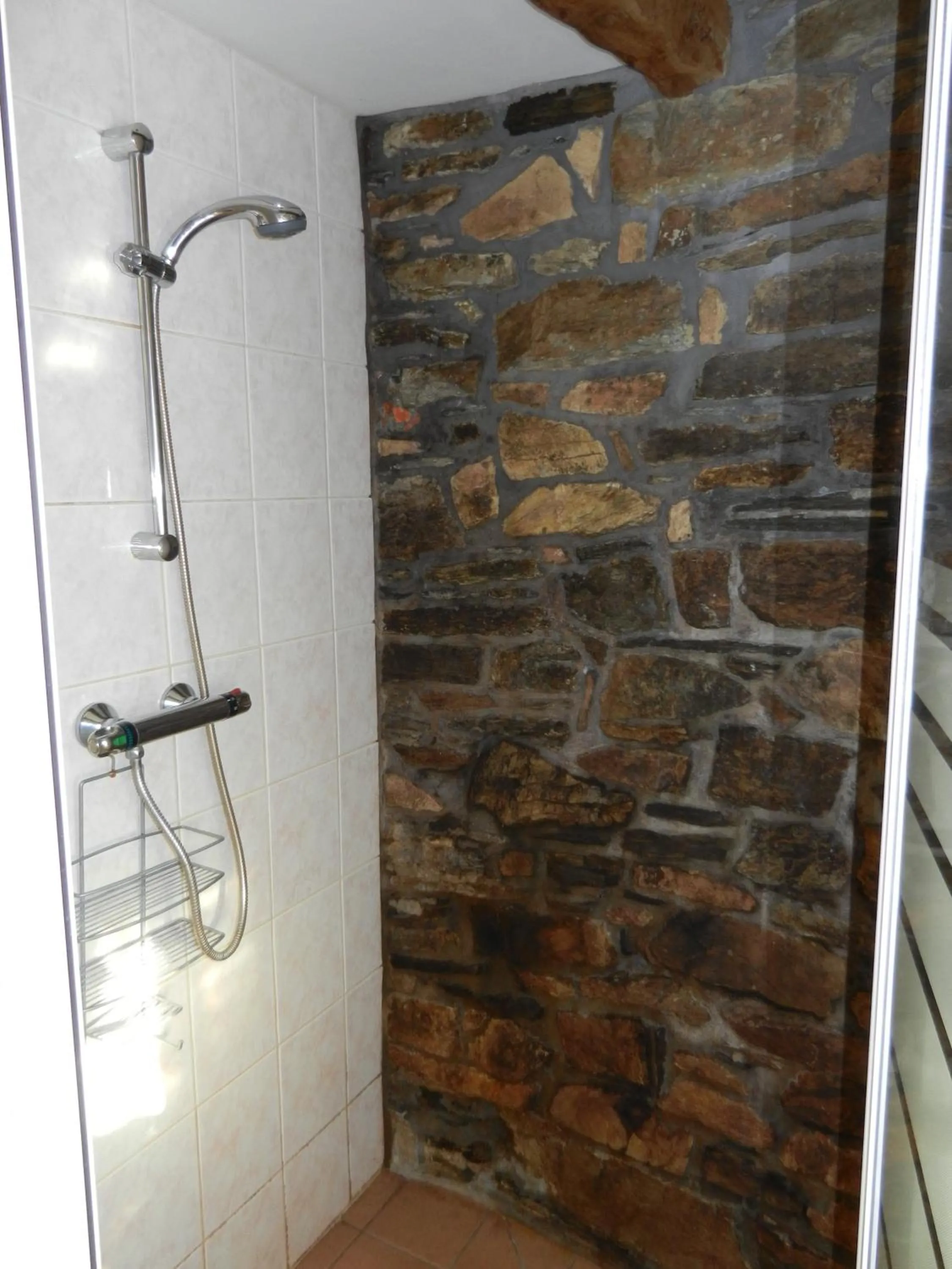 Shower in B&B Le 'Ti 'Bou de Refuge