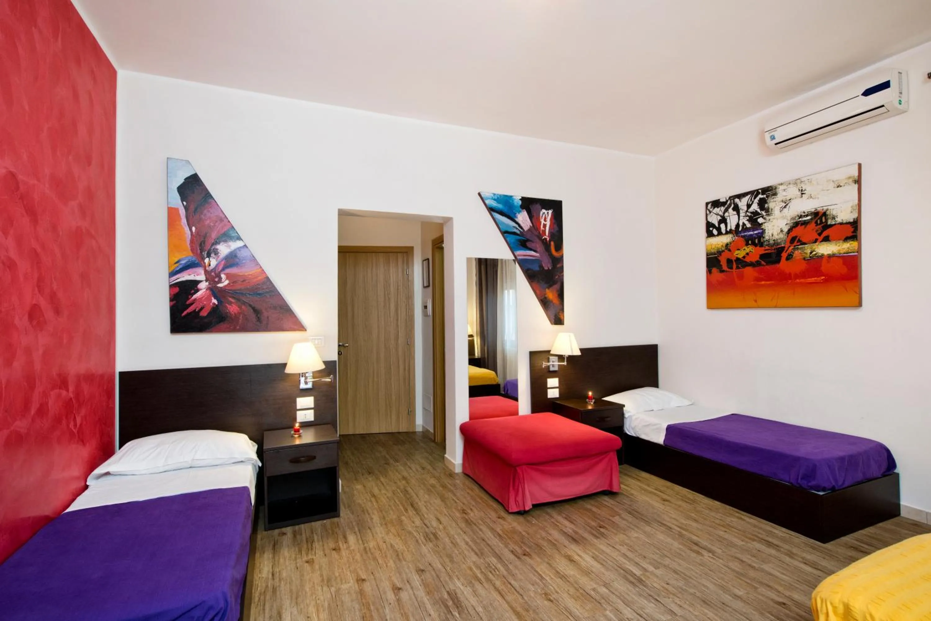 Photo of the whole room, Bed in Vaticano84