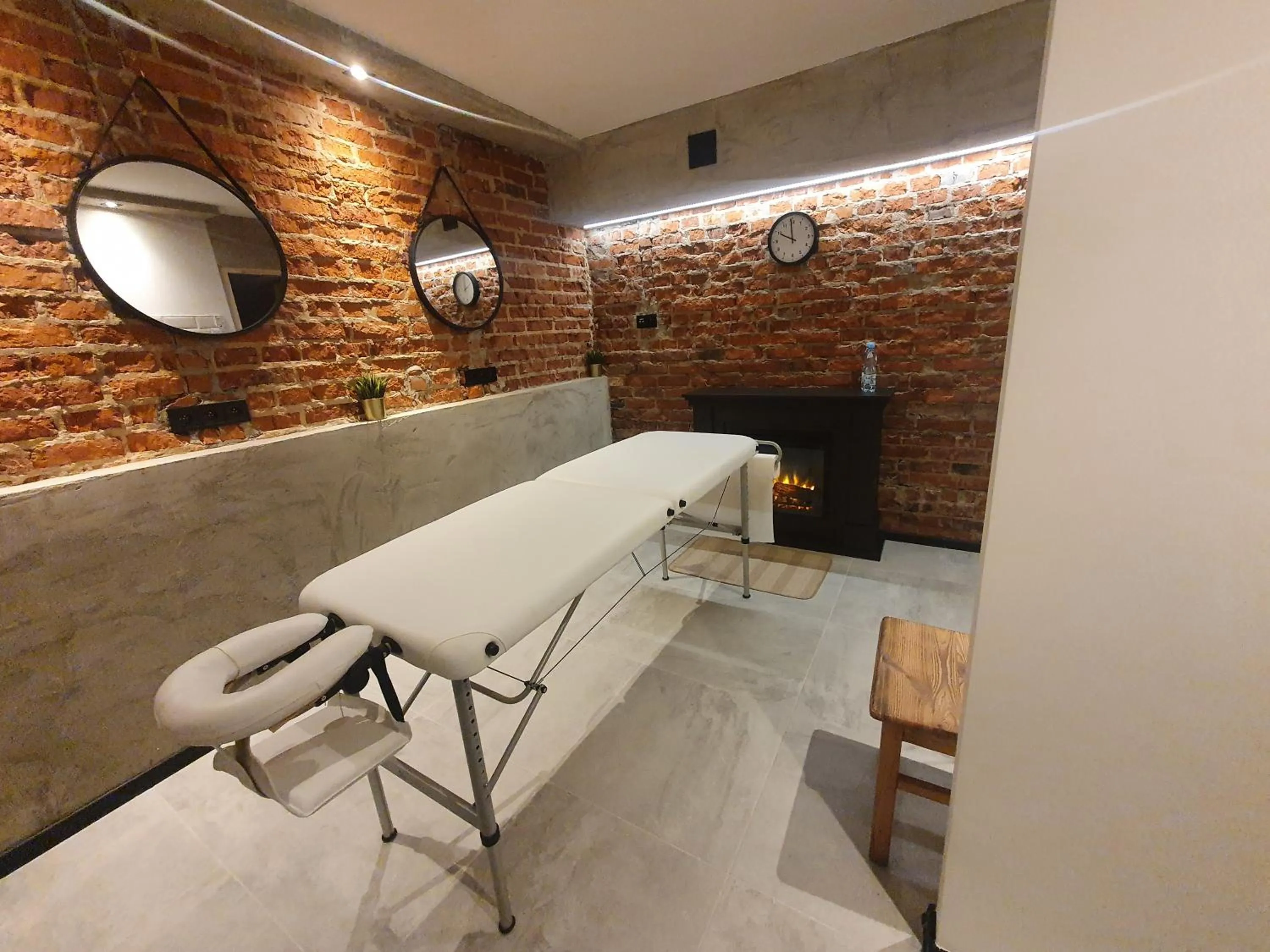 Massage in Willa Pod Basztą Restauracja&Wellness