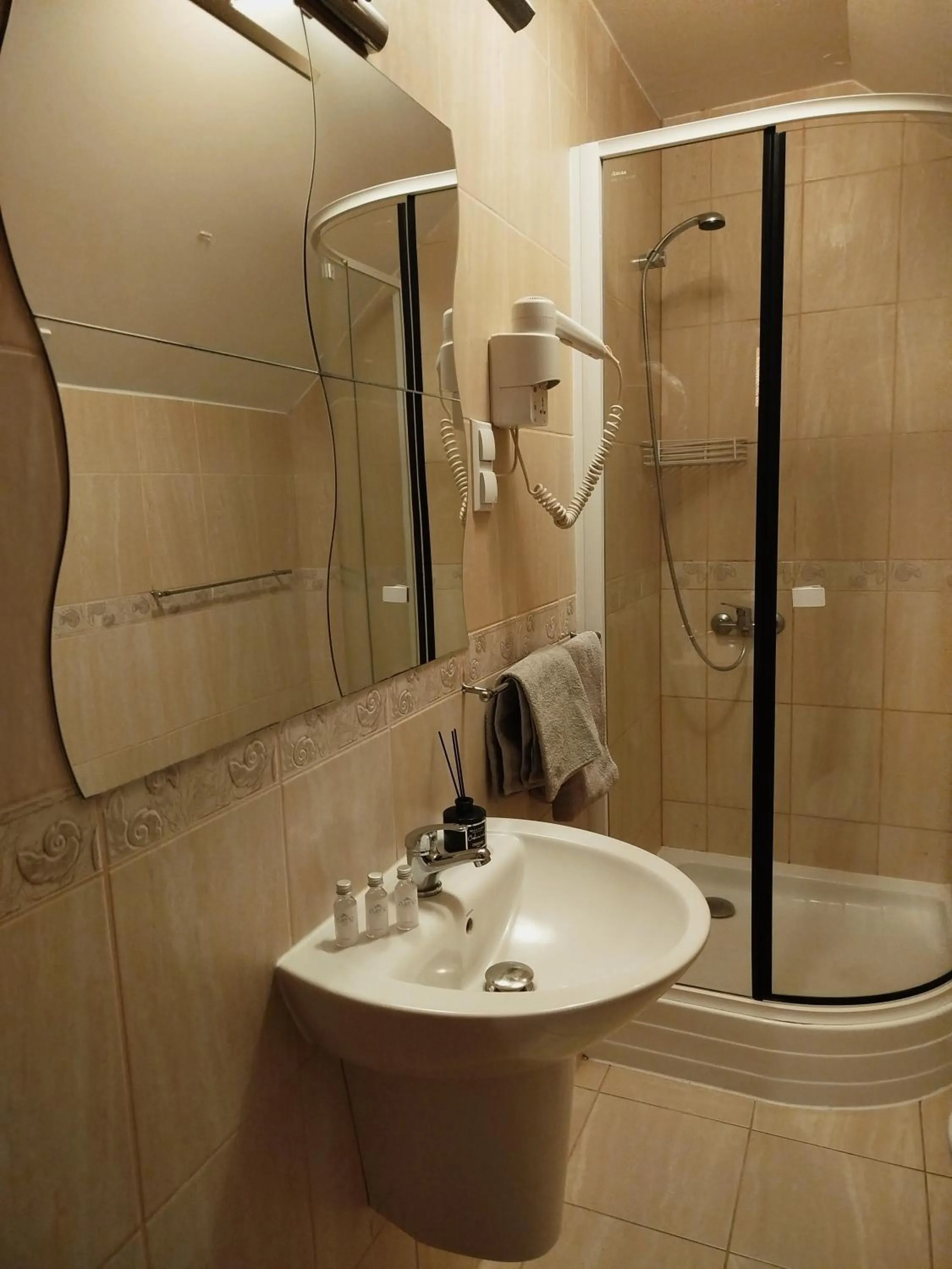 Shower in Willa Pod Basztą Restauracja&Wellness