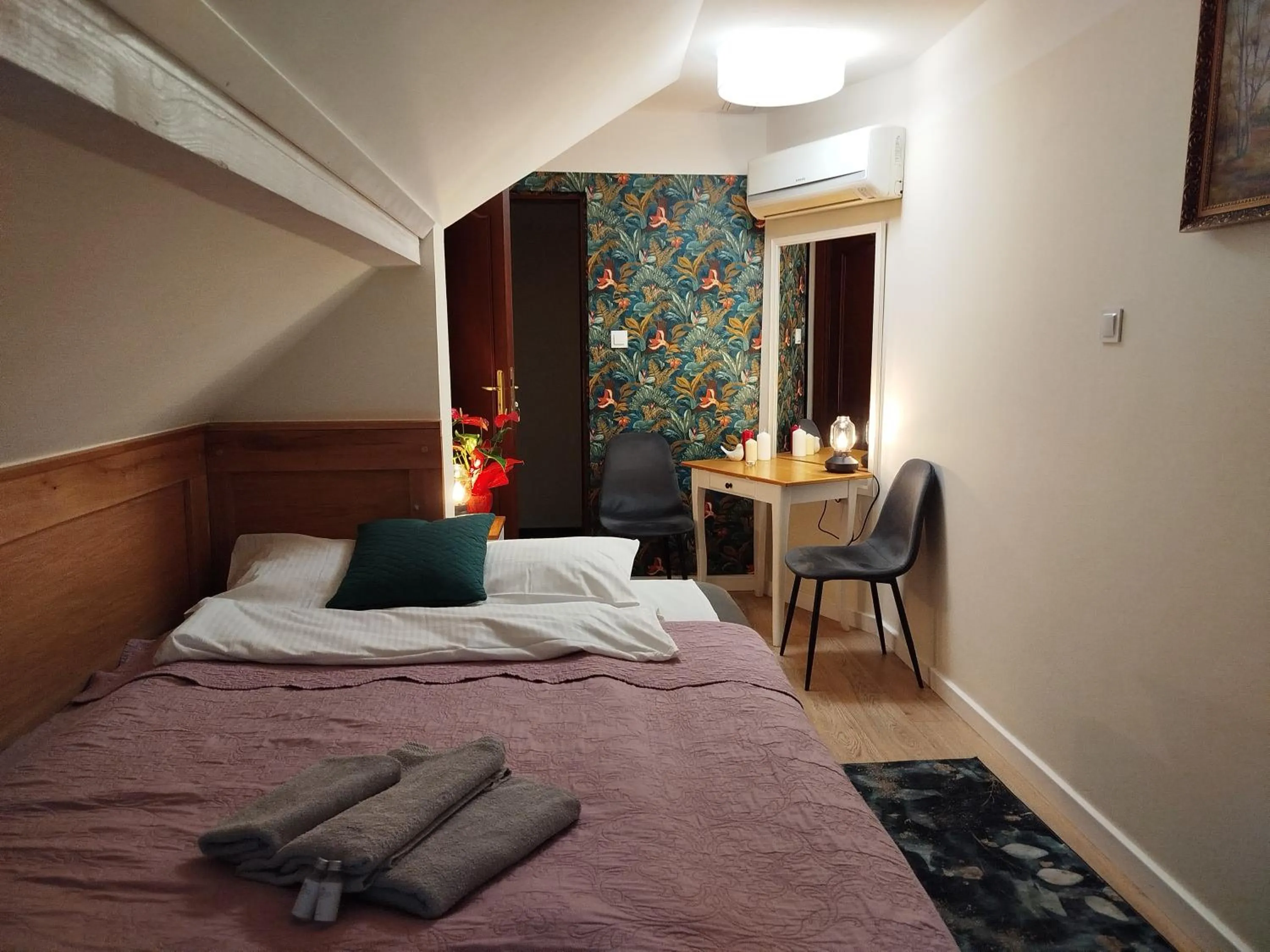 Bed in Willa Pod Basztą Restauracja&Wellness