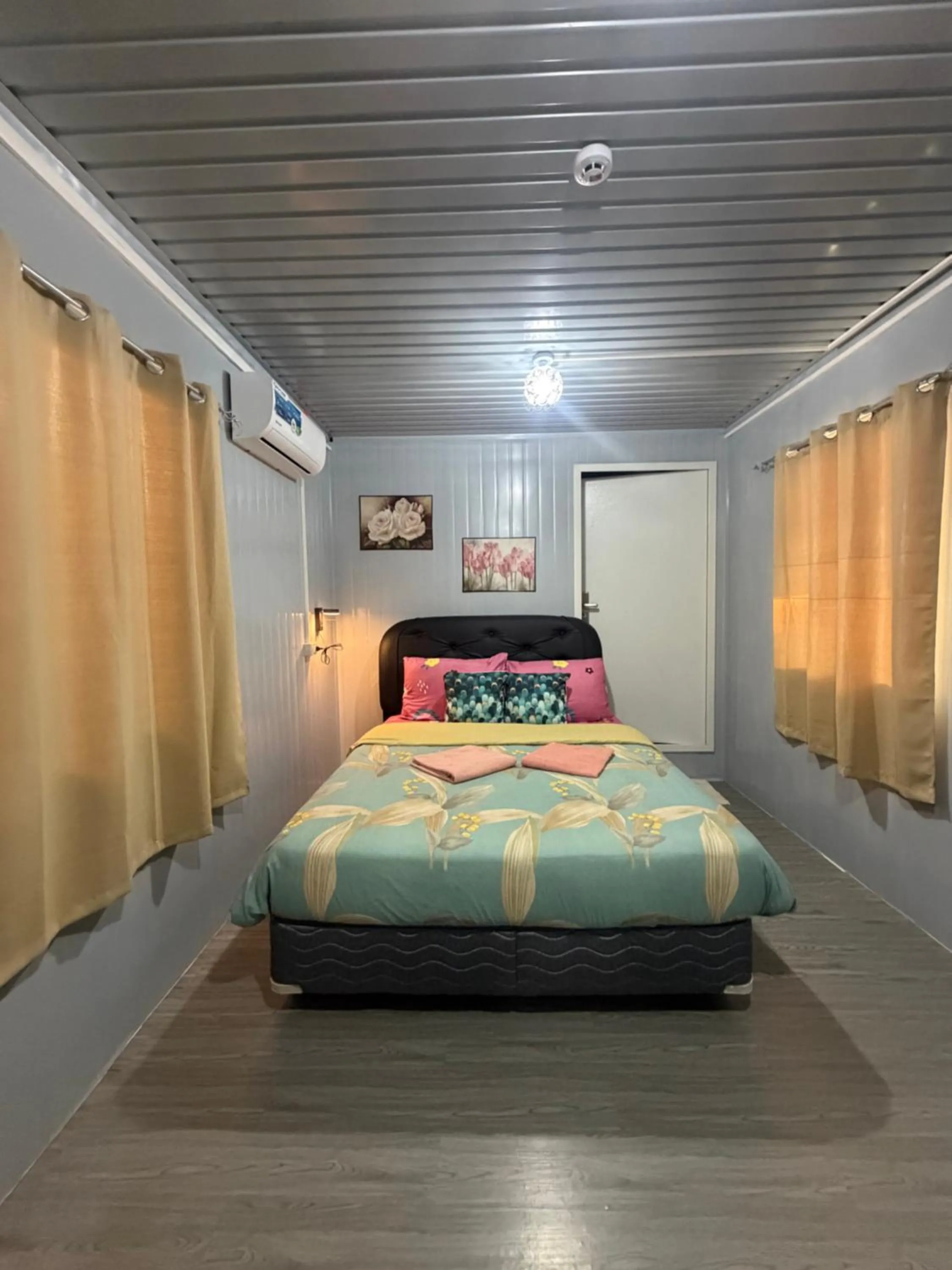 Double Room with Private Bathroom - single occupancy in Stella'z guesthouse