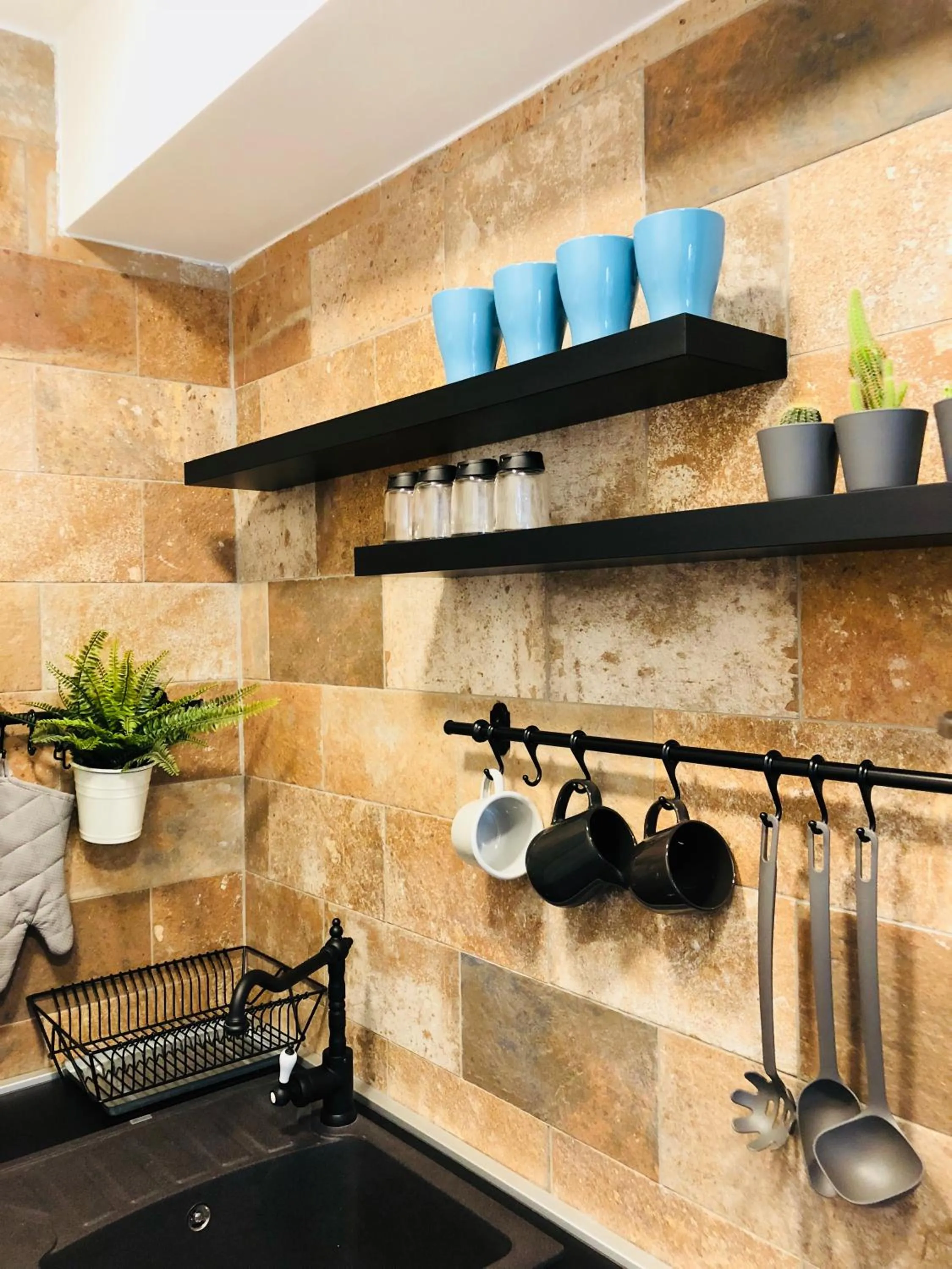 Split Right Place****Cozy and completely new