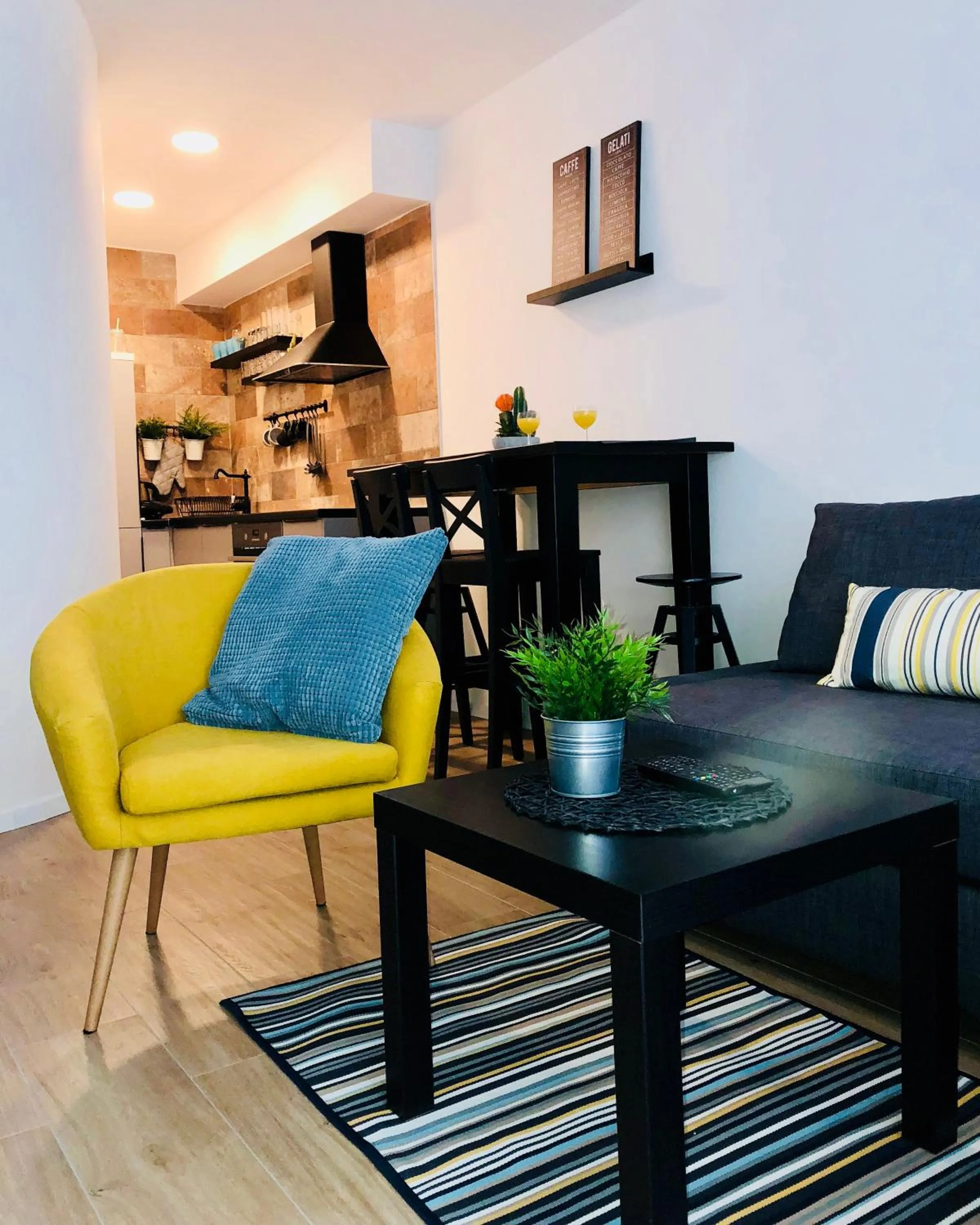 Split Right Place****Cozy and completely new