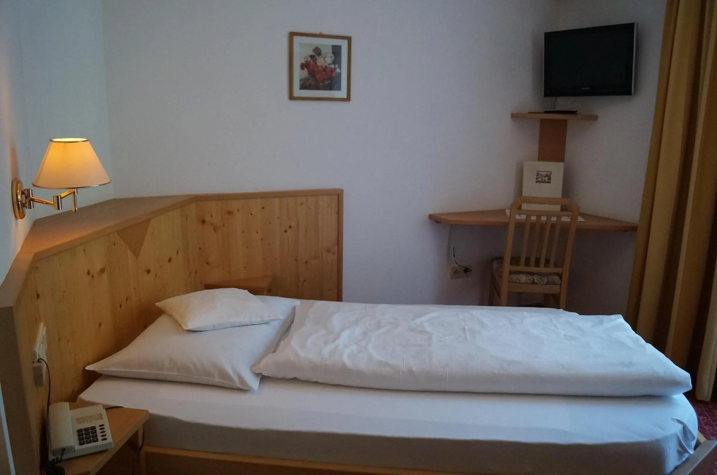 TV and multimedia, Bed in Hotel Laurin