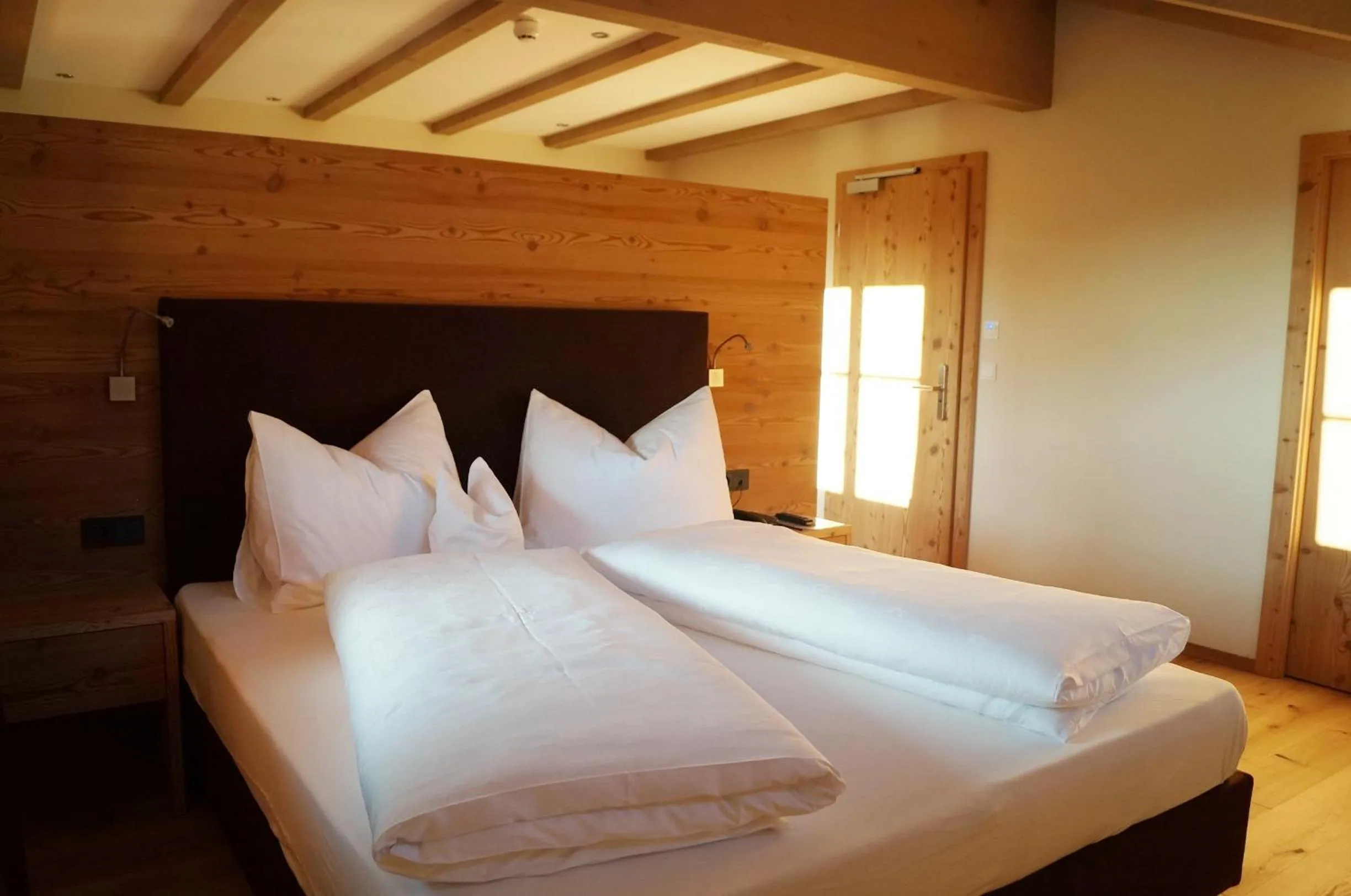 Photo of the whole room, Bed in Hotel Laurin