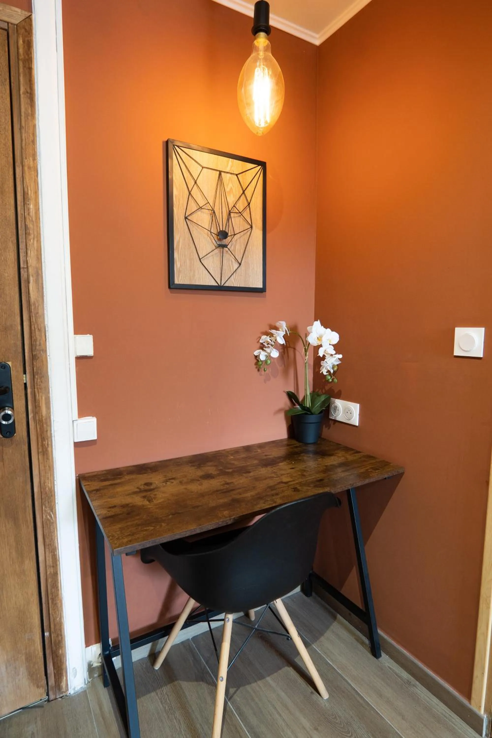 Seating area in Capstay Color Valenciennes & Netflix