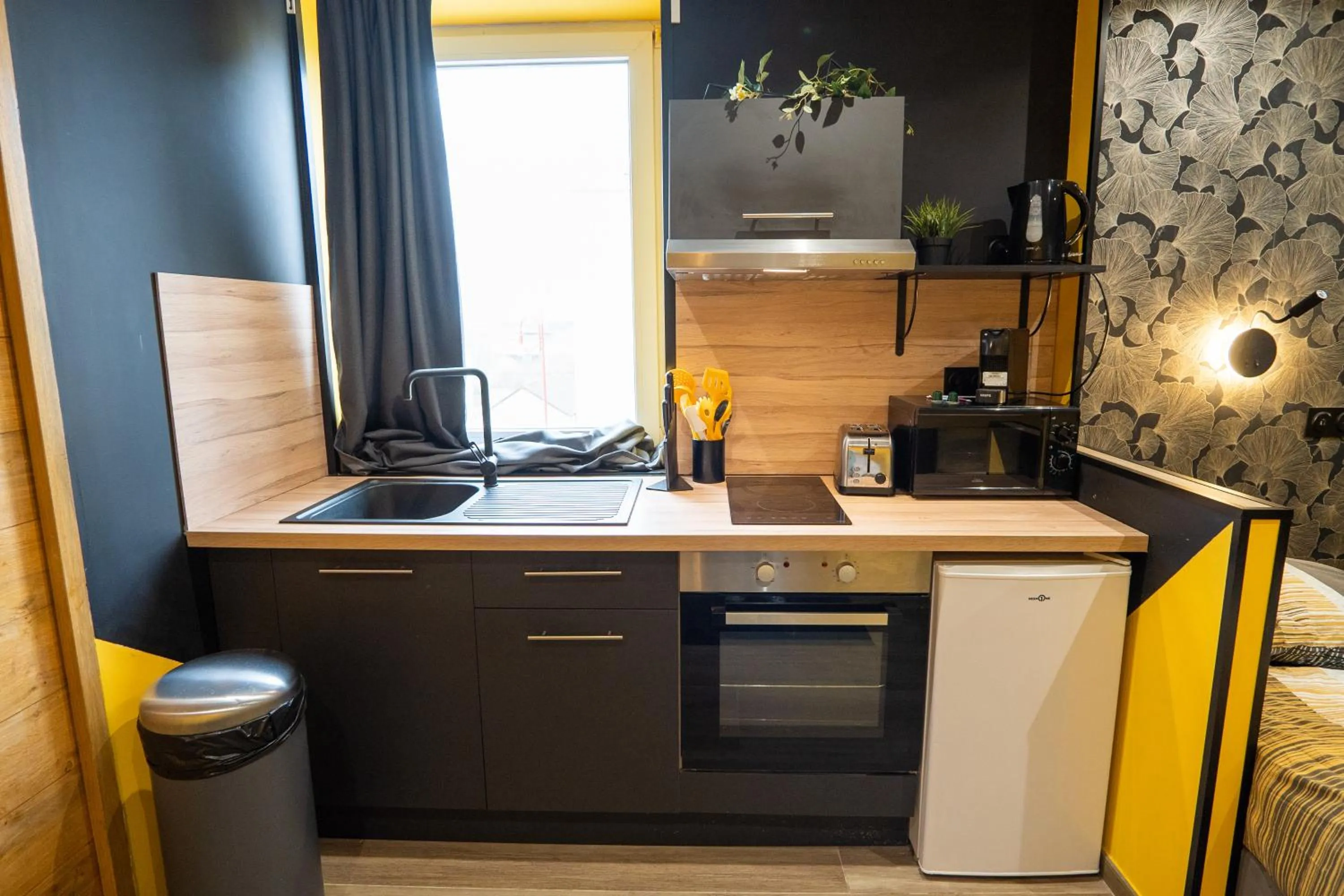 Kitchen or kitchenette in Capstay Color Valenciennes & Netflix