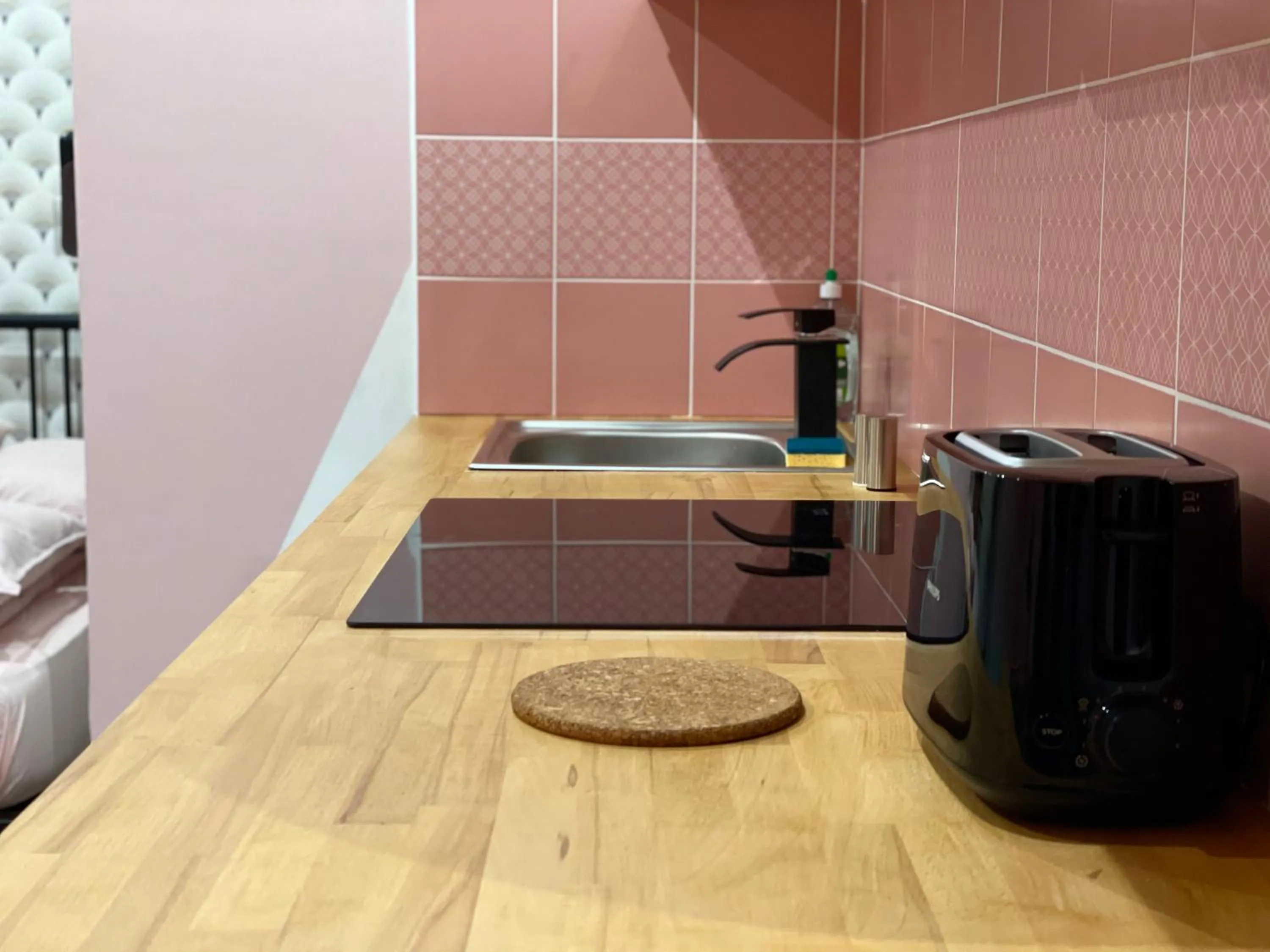 Kitchen or kitchenette in Capstay Color Valenciennes & Netflix