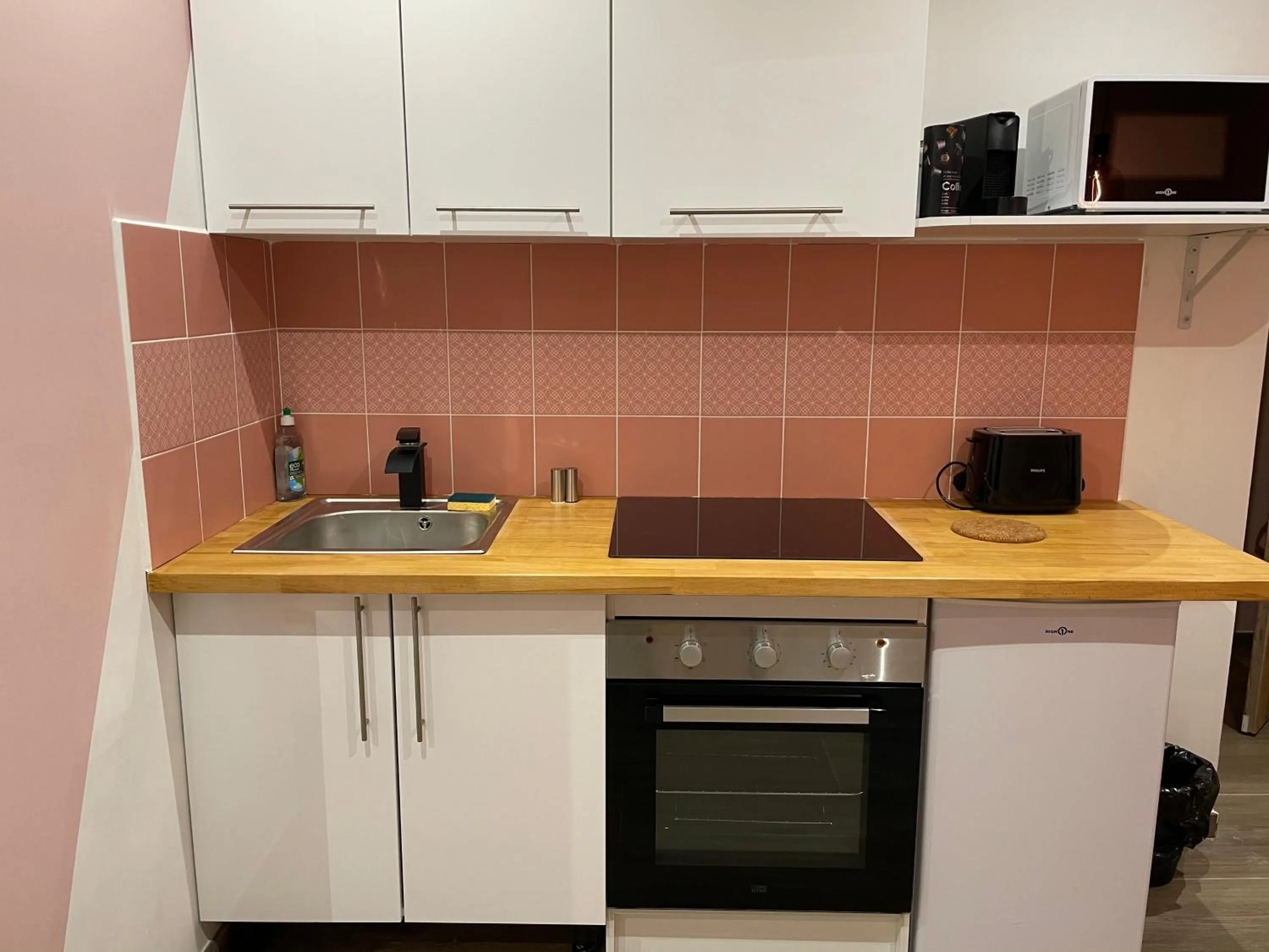 Kitchen or kitchenette in Capstay Color Valenciennes & Netflix