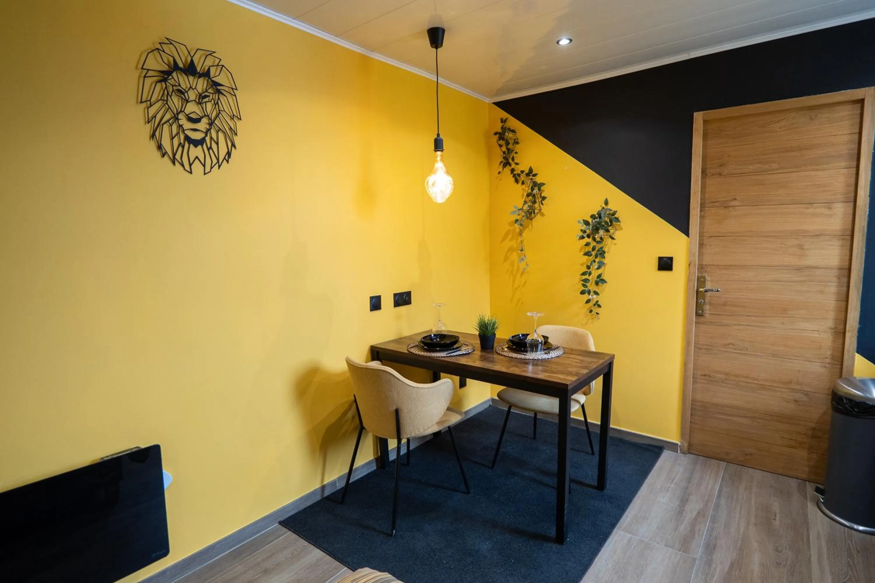 Seating area in Capstay Color Valenciennes & Netflix