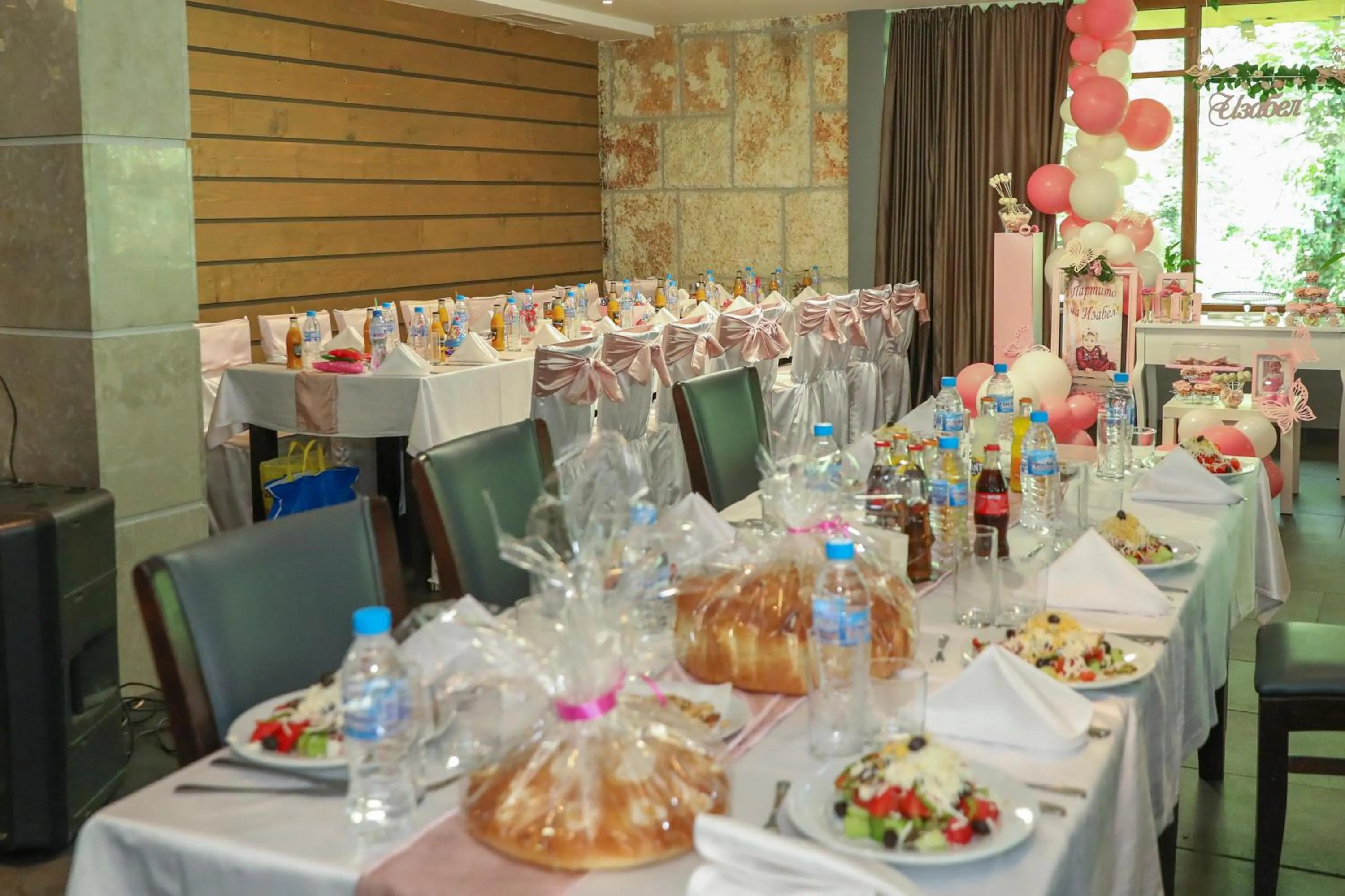 Restaurant/places to eat in Family Park Hotel Kyoshkove
