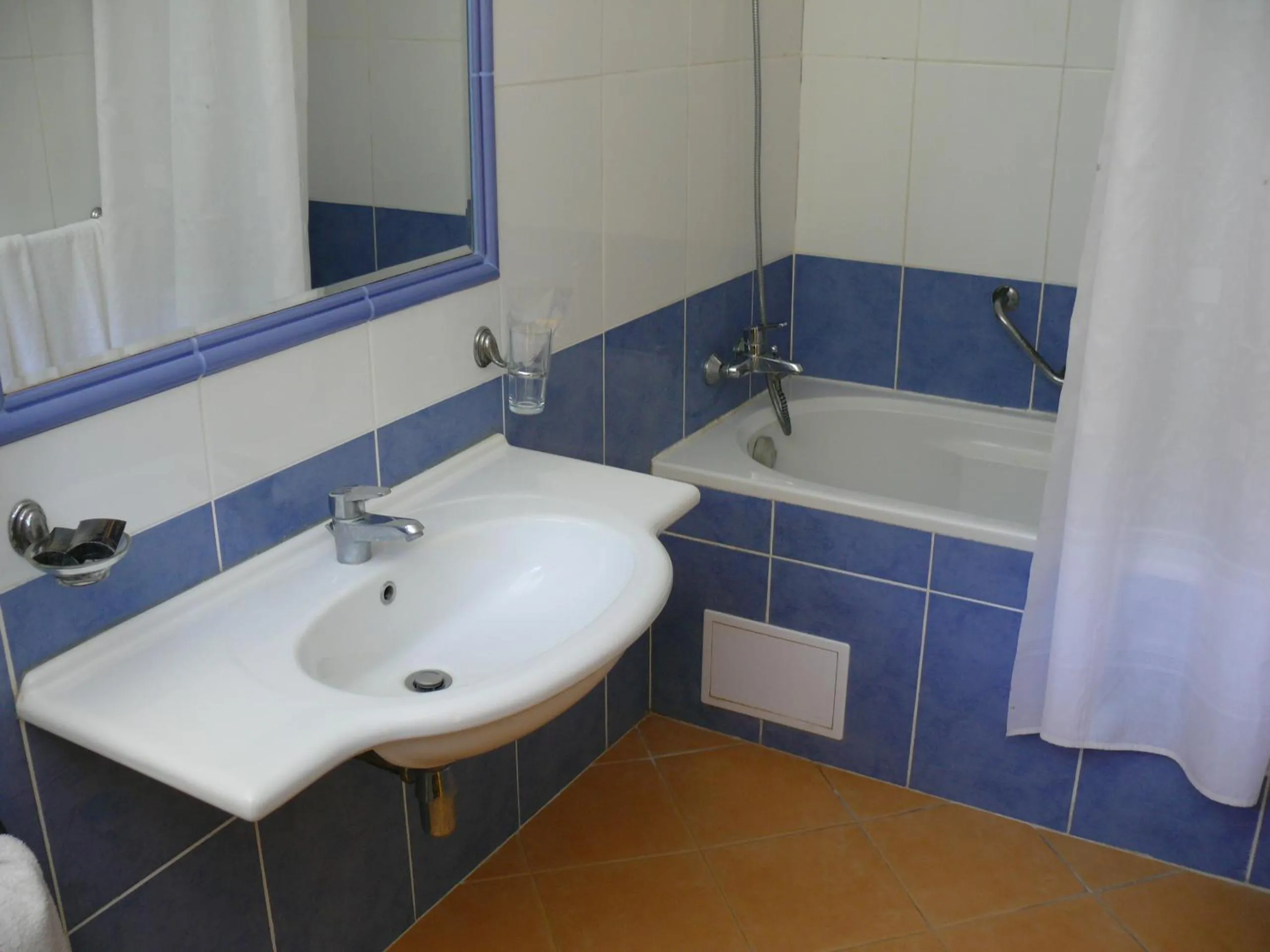 Bathroom in Family Park Hotel Kyoshkove