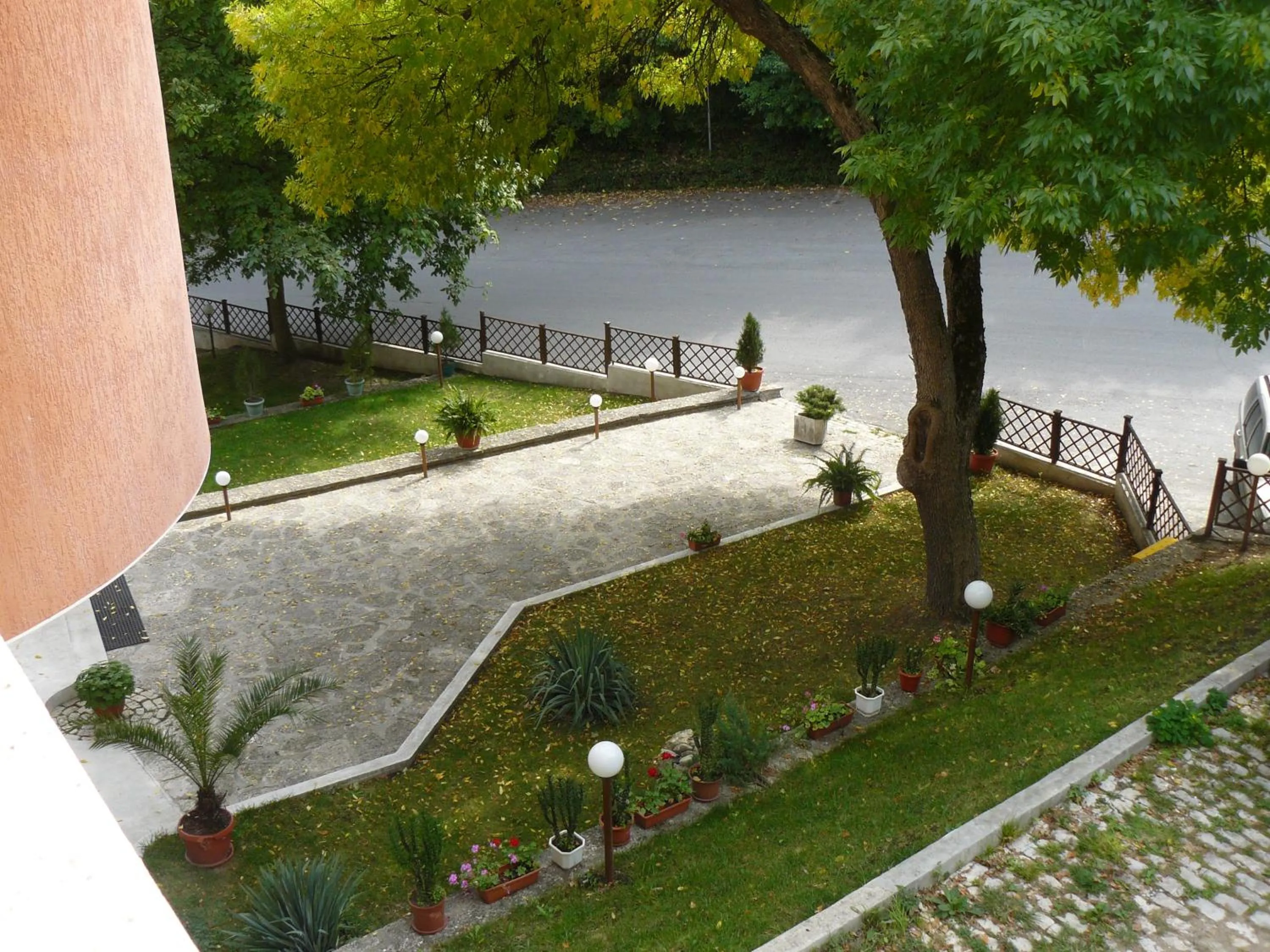 Garden in Family Park Hotel Kyoshkove