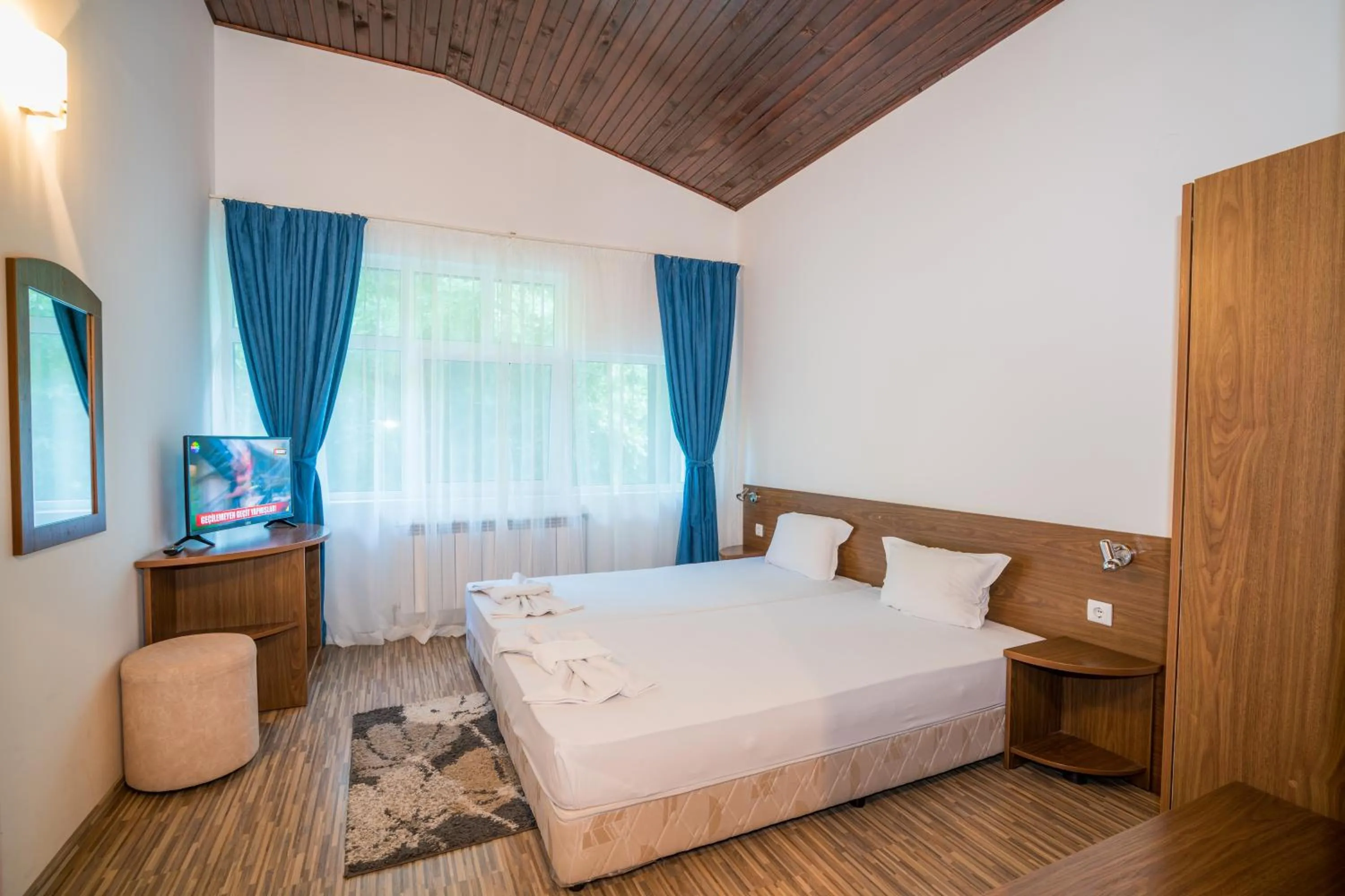 Bedroom, Bed in Family Park Hotel Kyoshkove