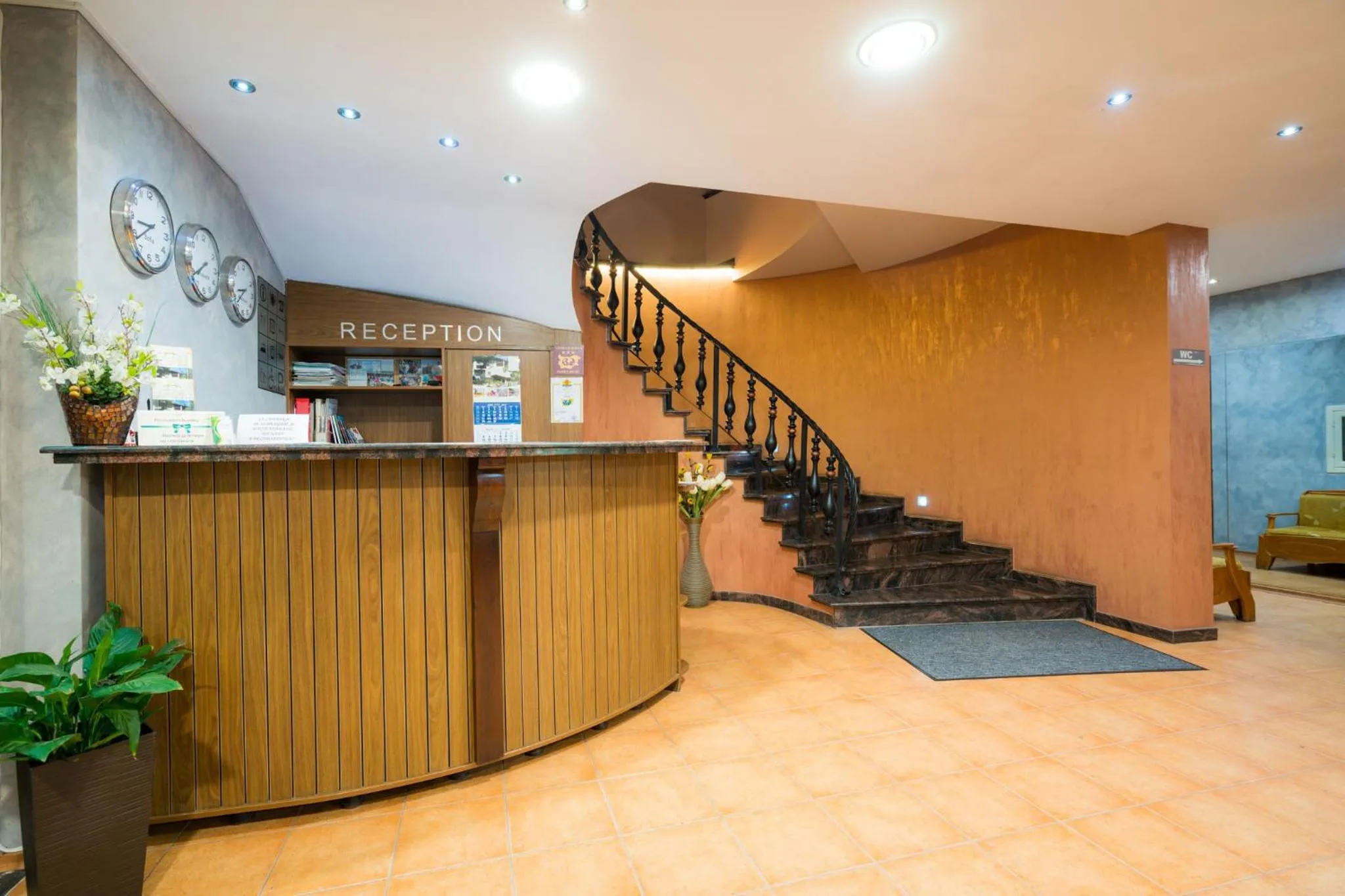 Lobby or reception in Family Park Hotel Kyoshkove