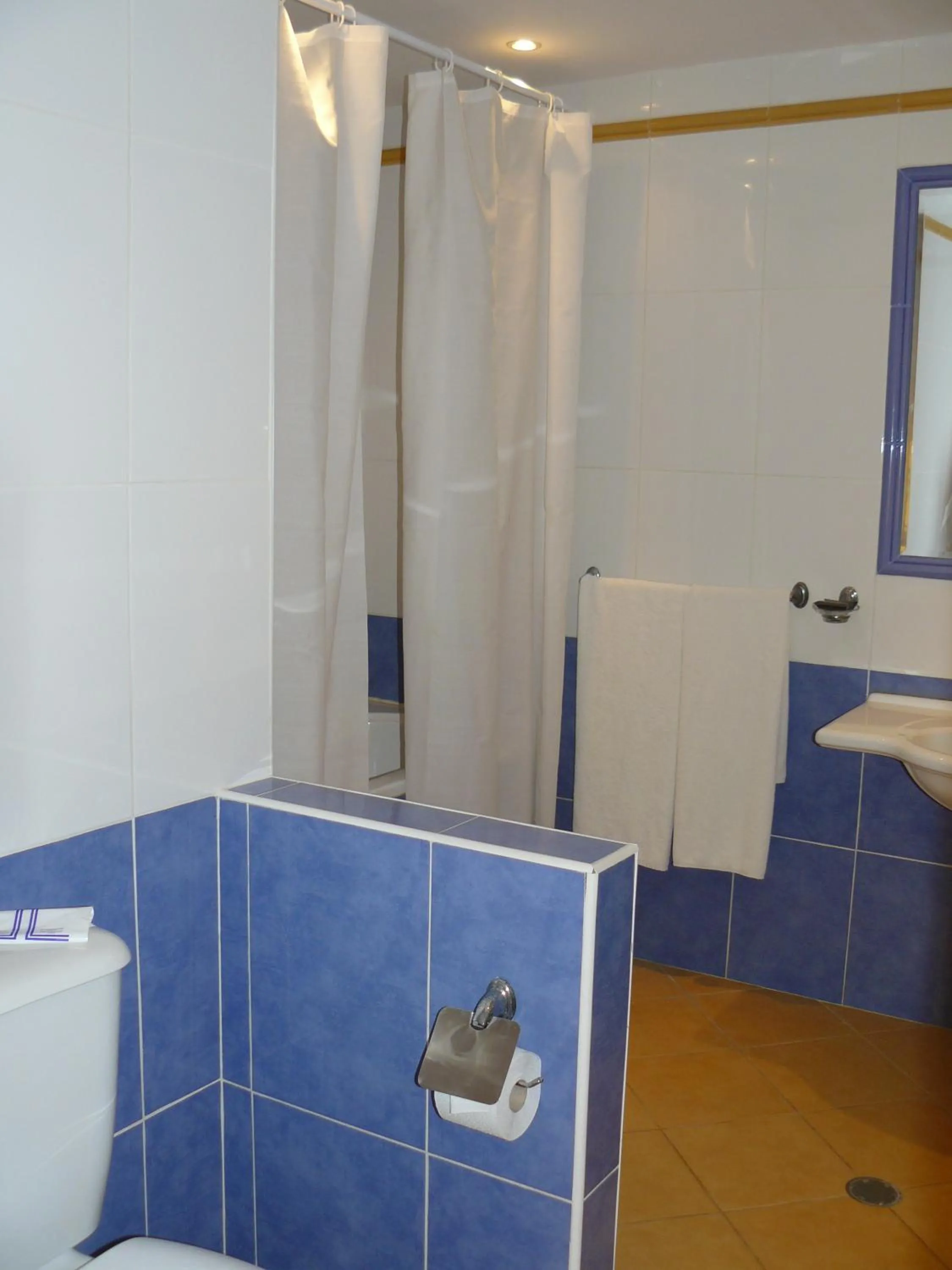 Bathroom in Family Park Hotel Kyoshkove