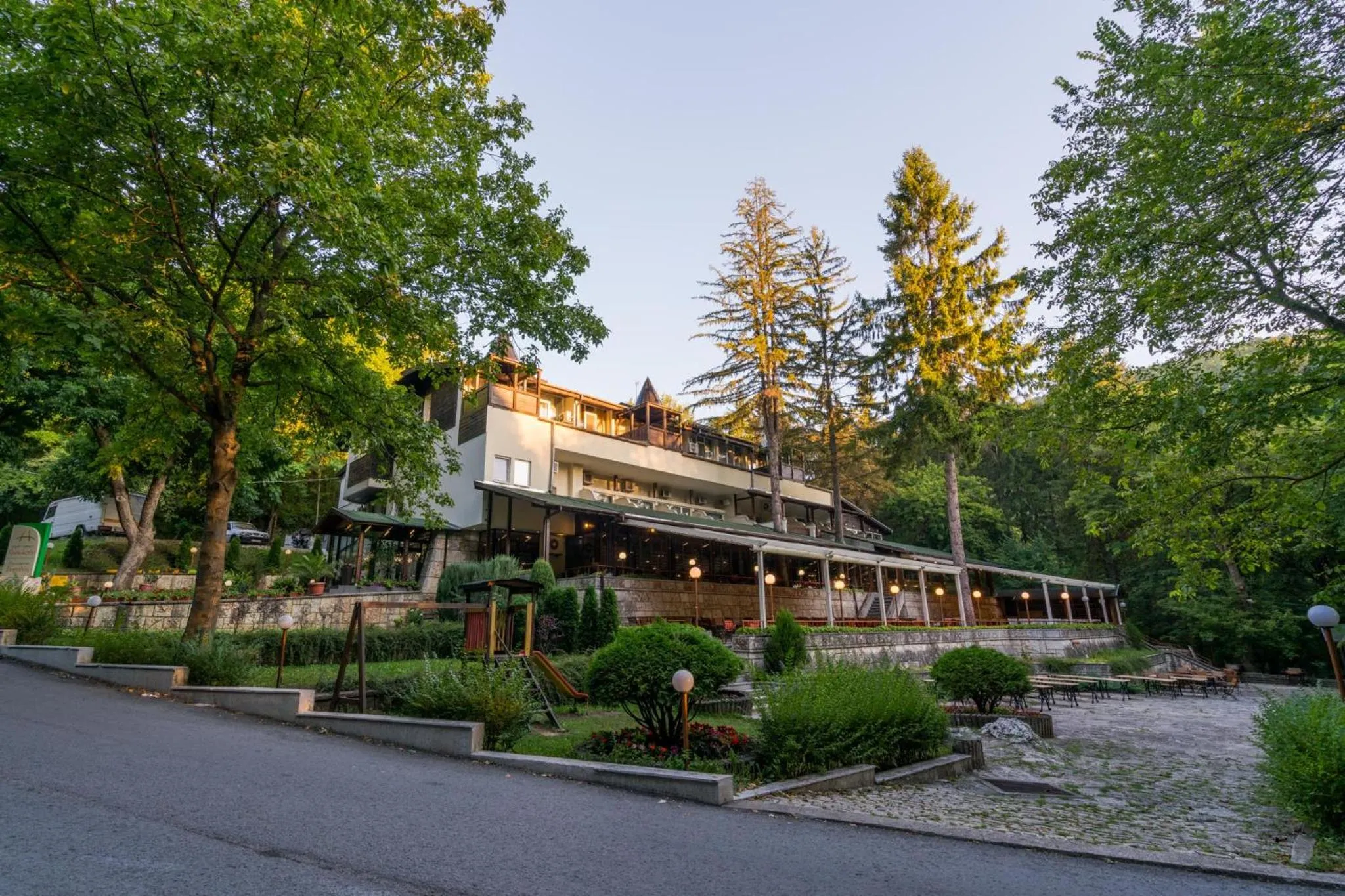 Property building in Family Park Hotel Kyoshkove