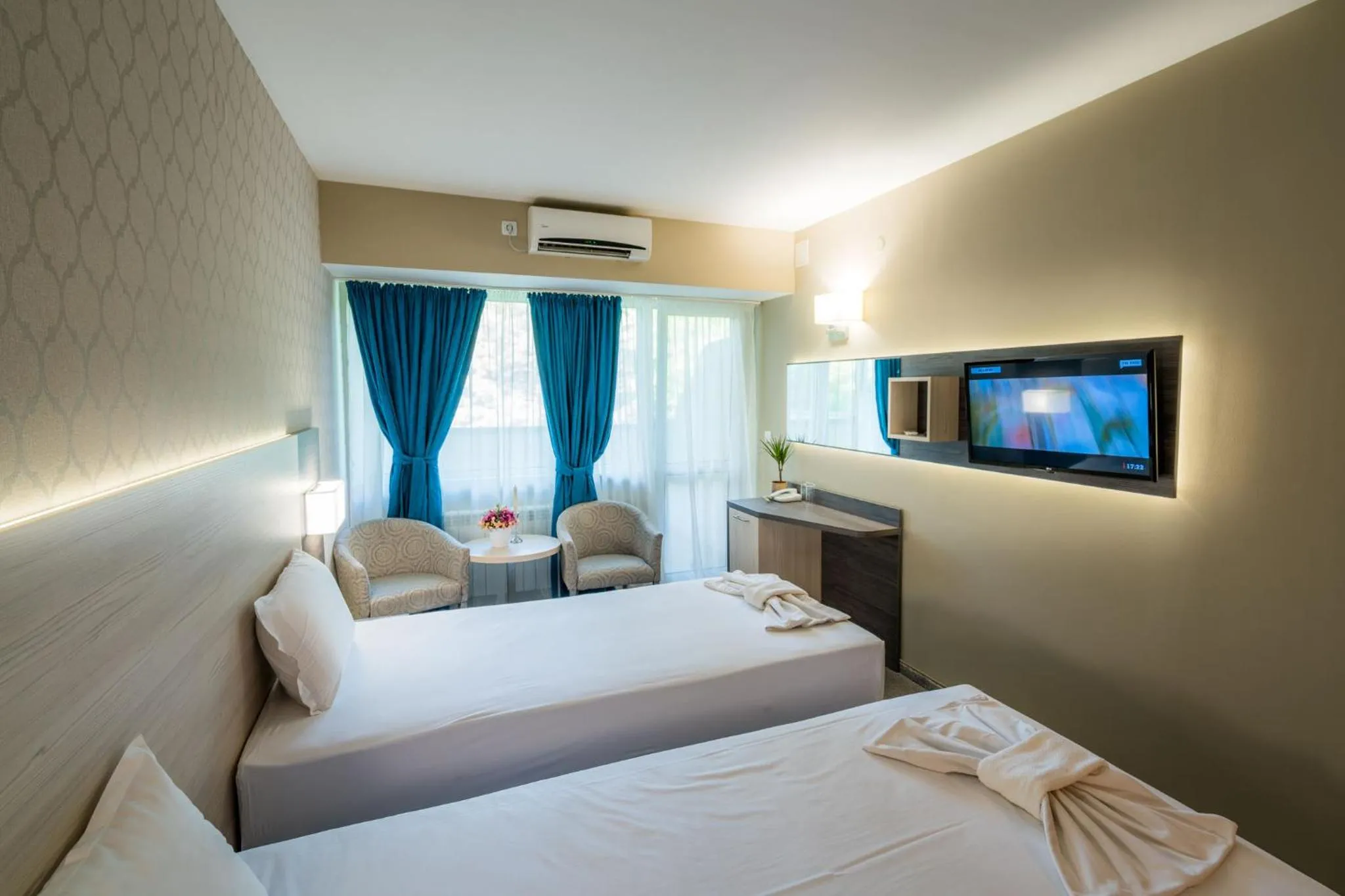 Photo of the whole room, Bed in Family Park Hotel Kyoshkove