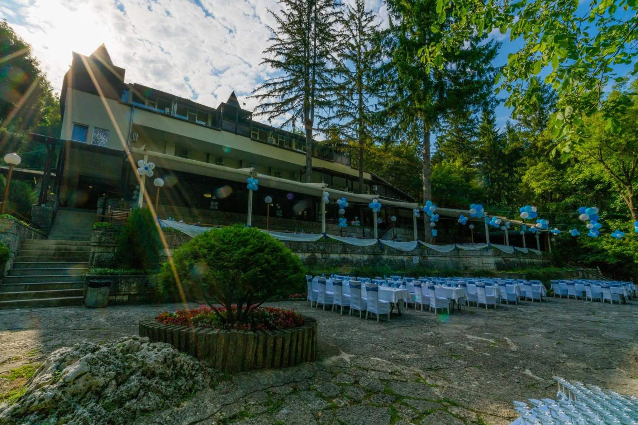 Property building in Family Park Hotel Kyoshkove