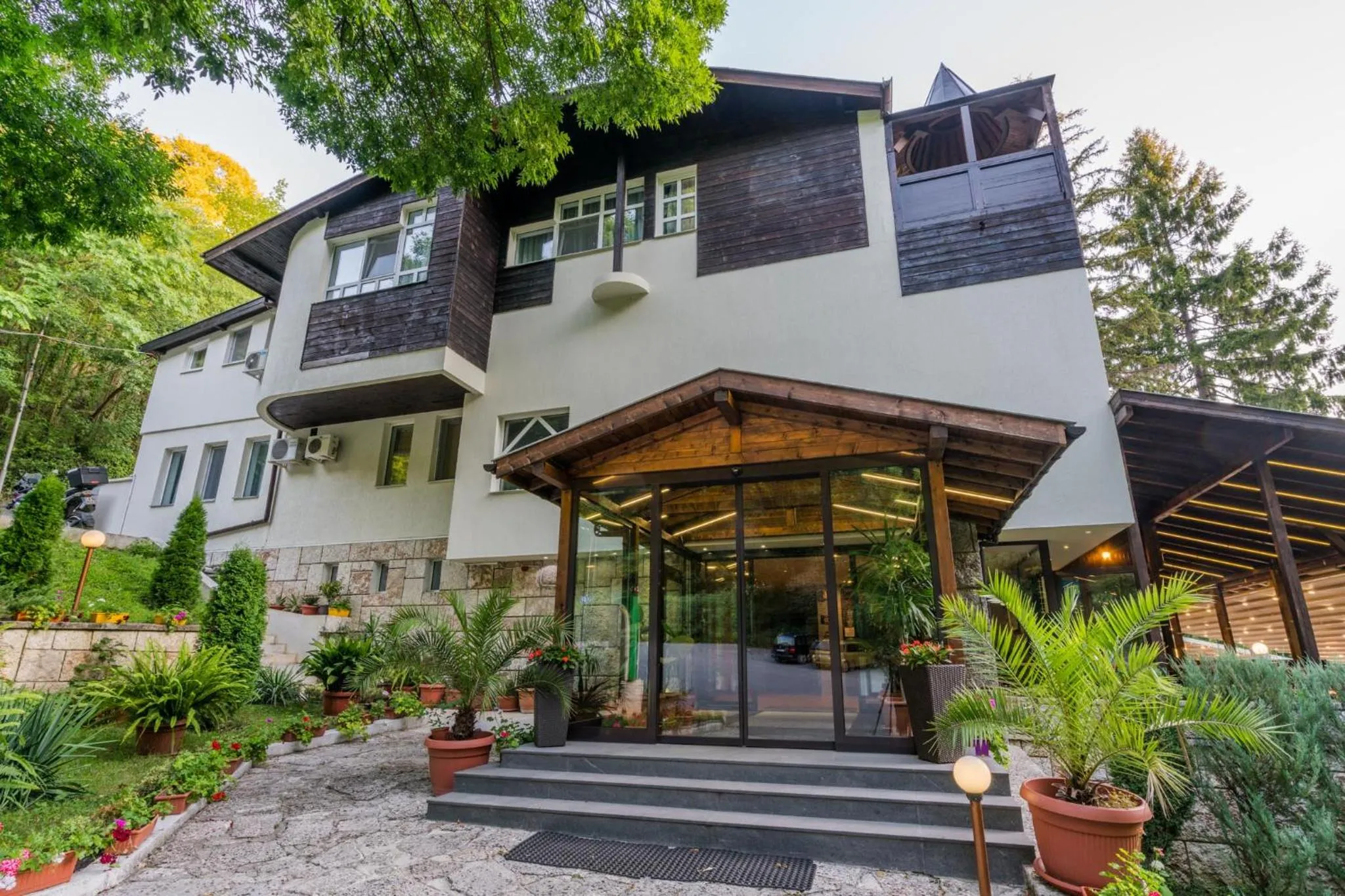 Property building in Family Park Hotel Kyoshkove