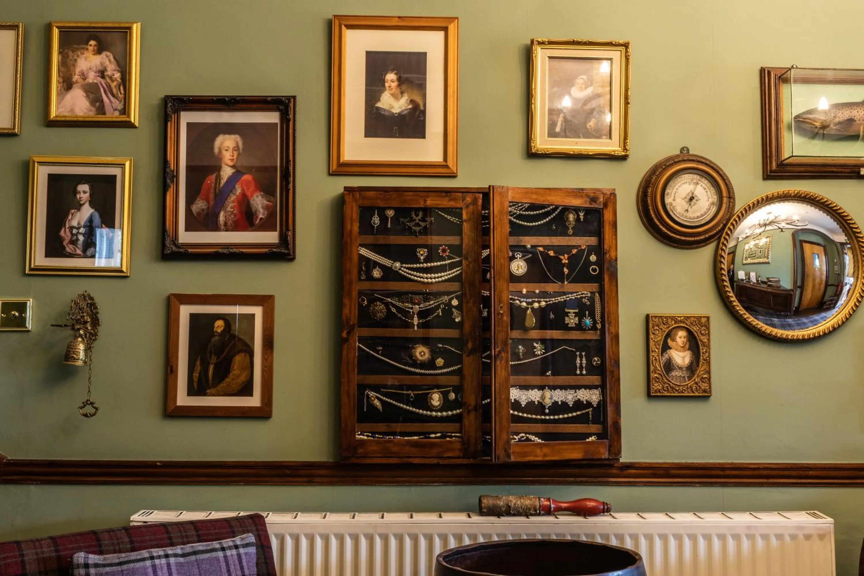 Lobby or reception in Whitebridge Hotel