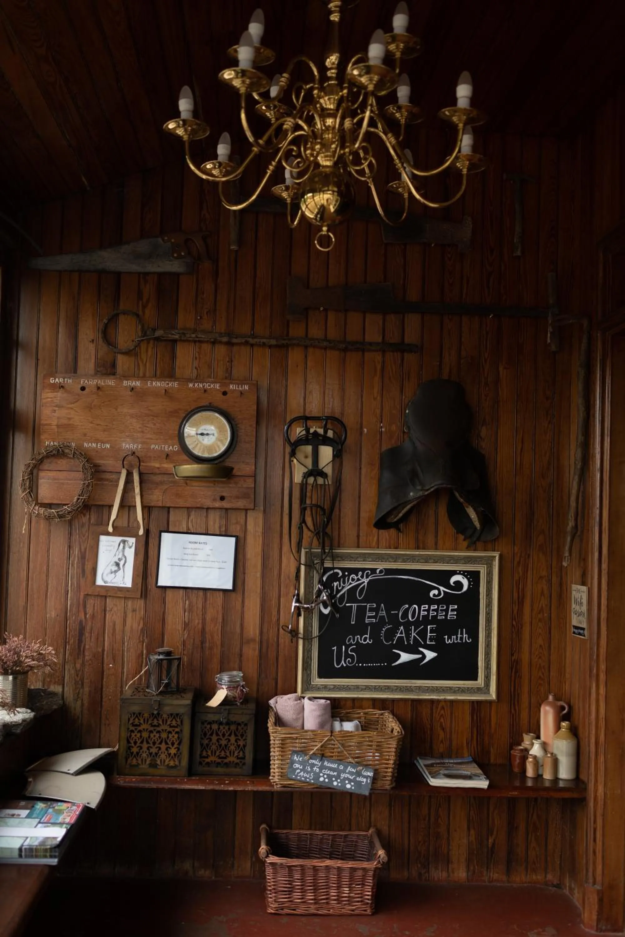 Facade/entrance in Whitebridge Hotel
